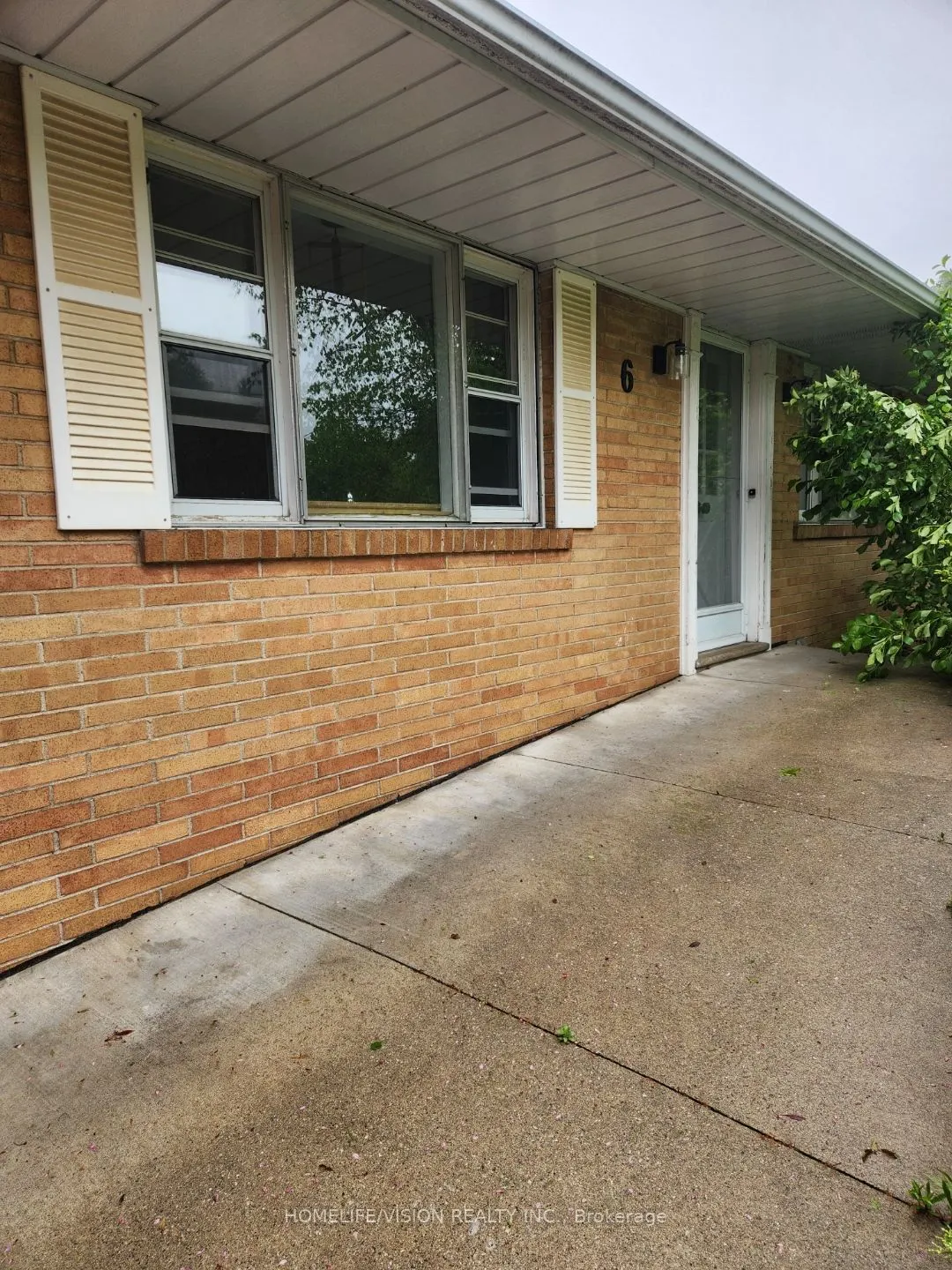 6 Brenham Crescent