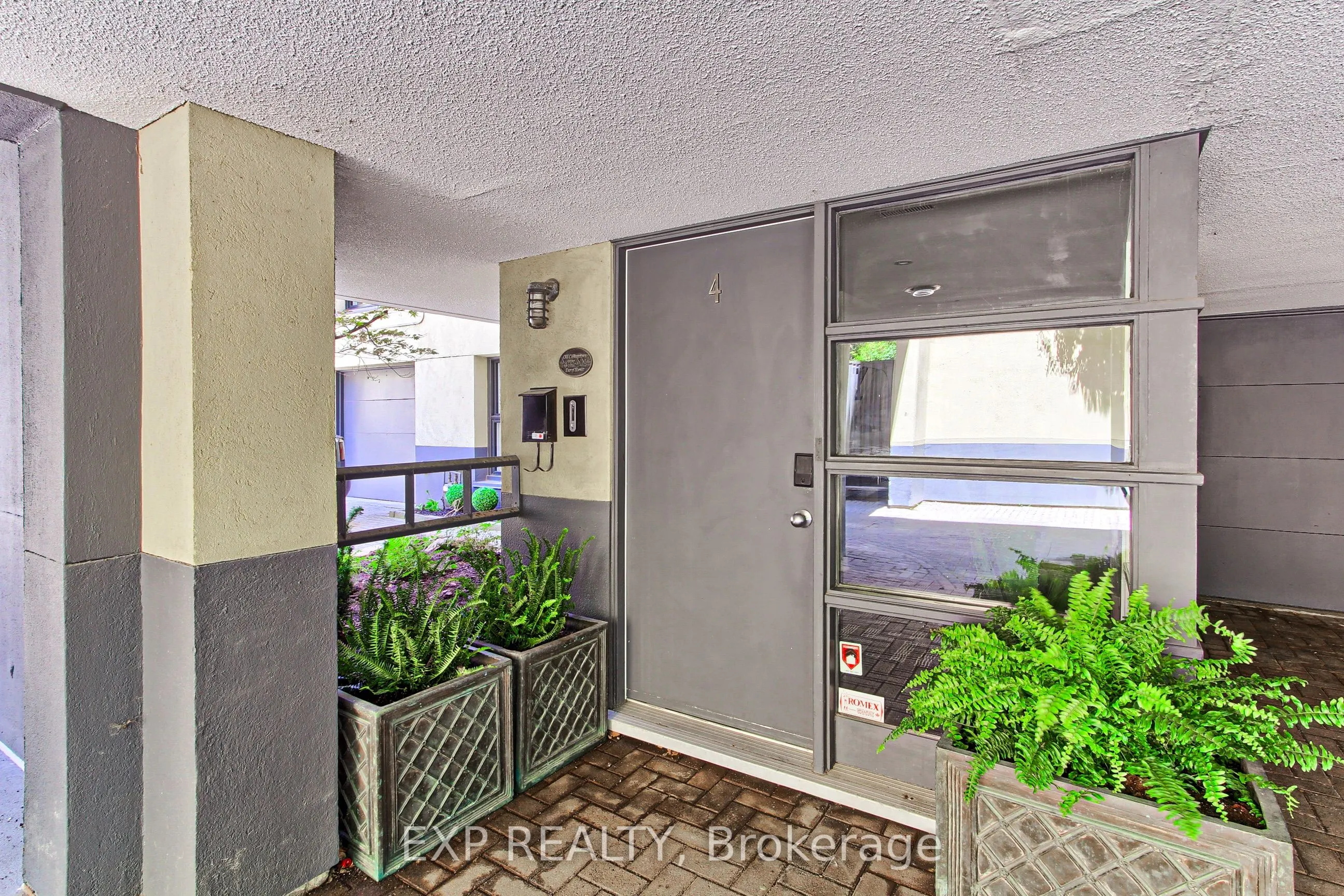 306 Sackville Street #4