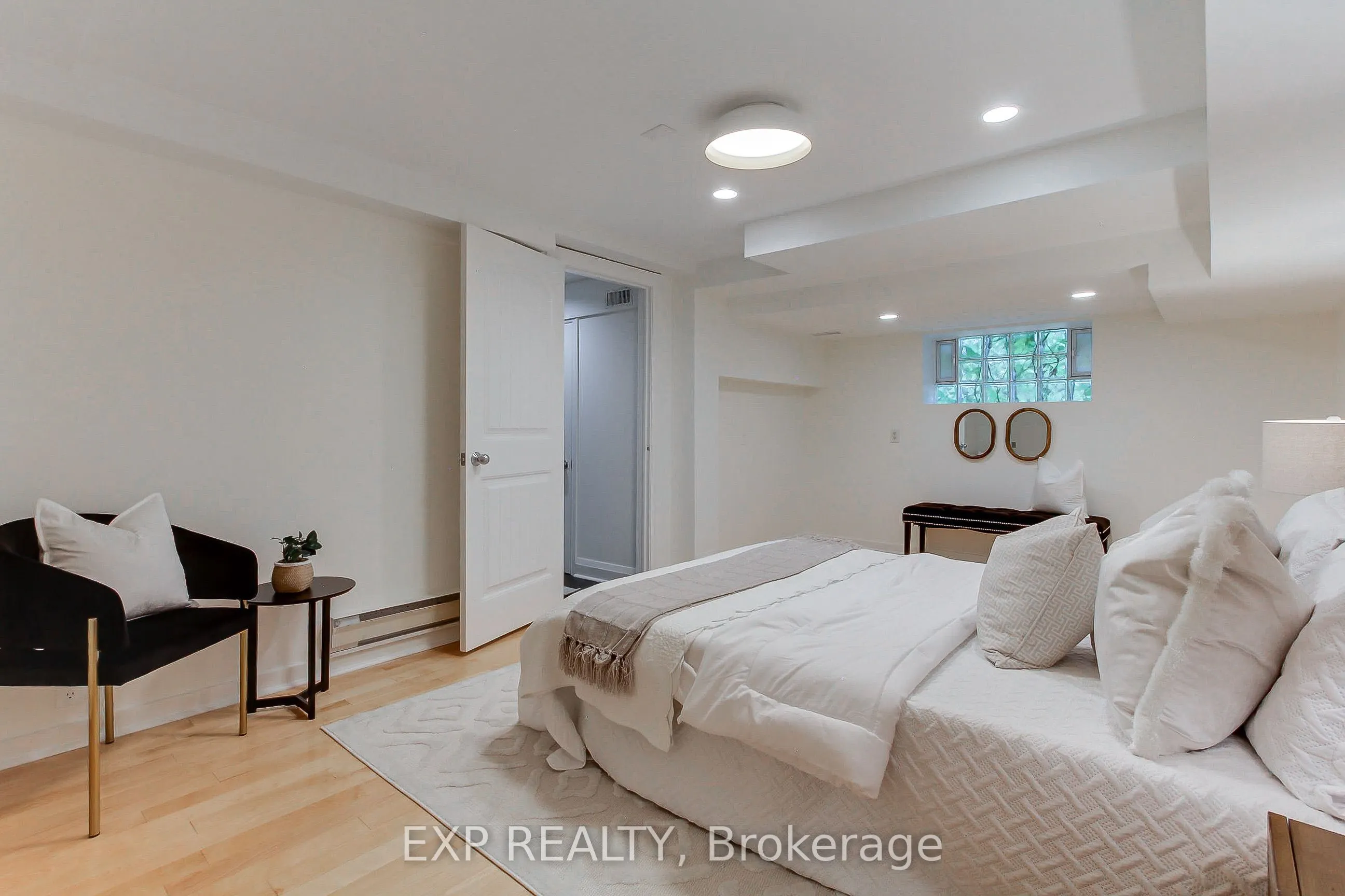 306 Sackville Street #4