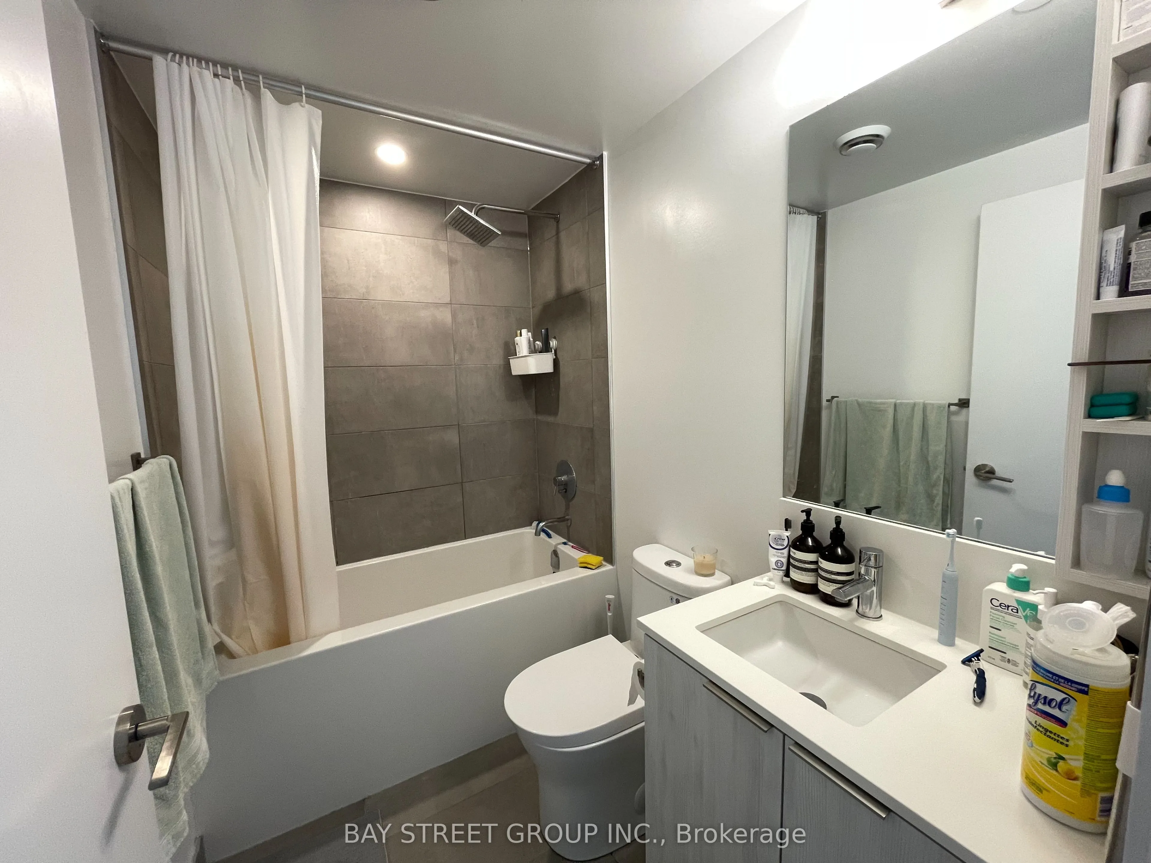 8 Wellesley Street W #4009
