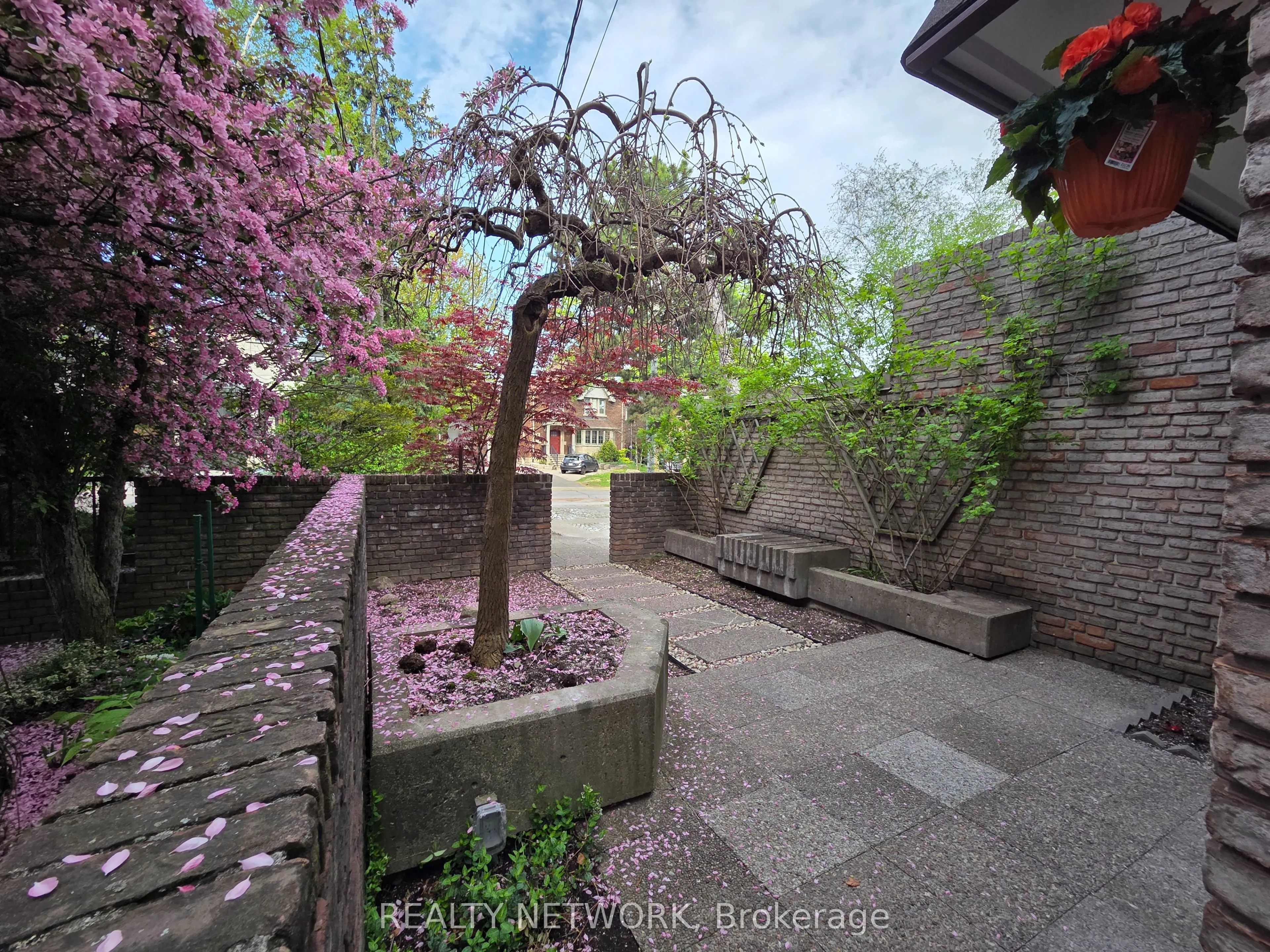 89 Elmsthorpe Avenue