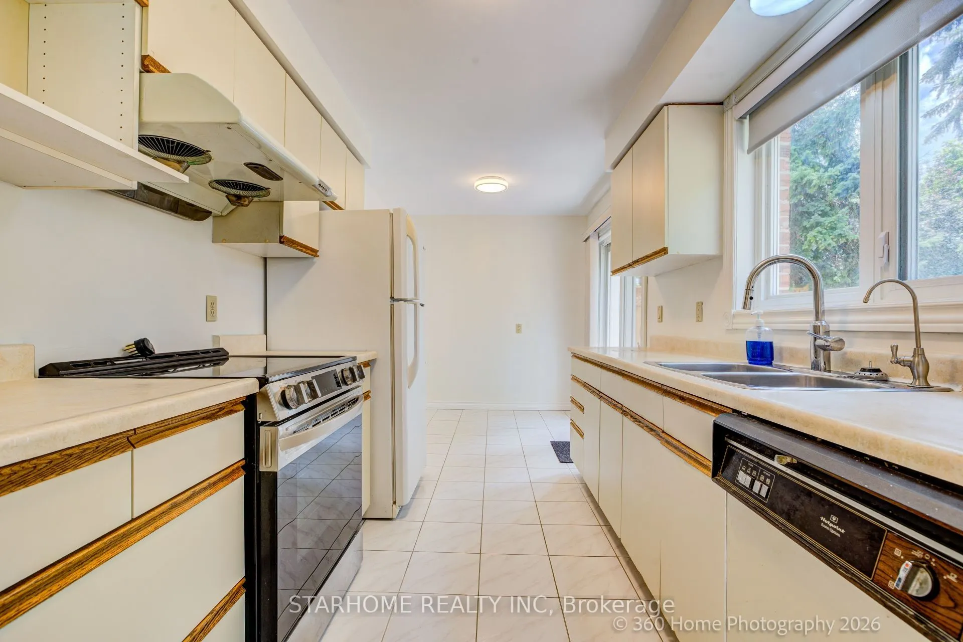 8 Shaughnessy Boulevard