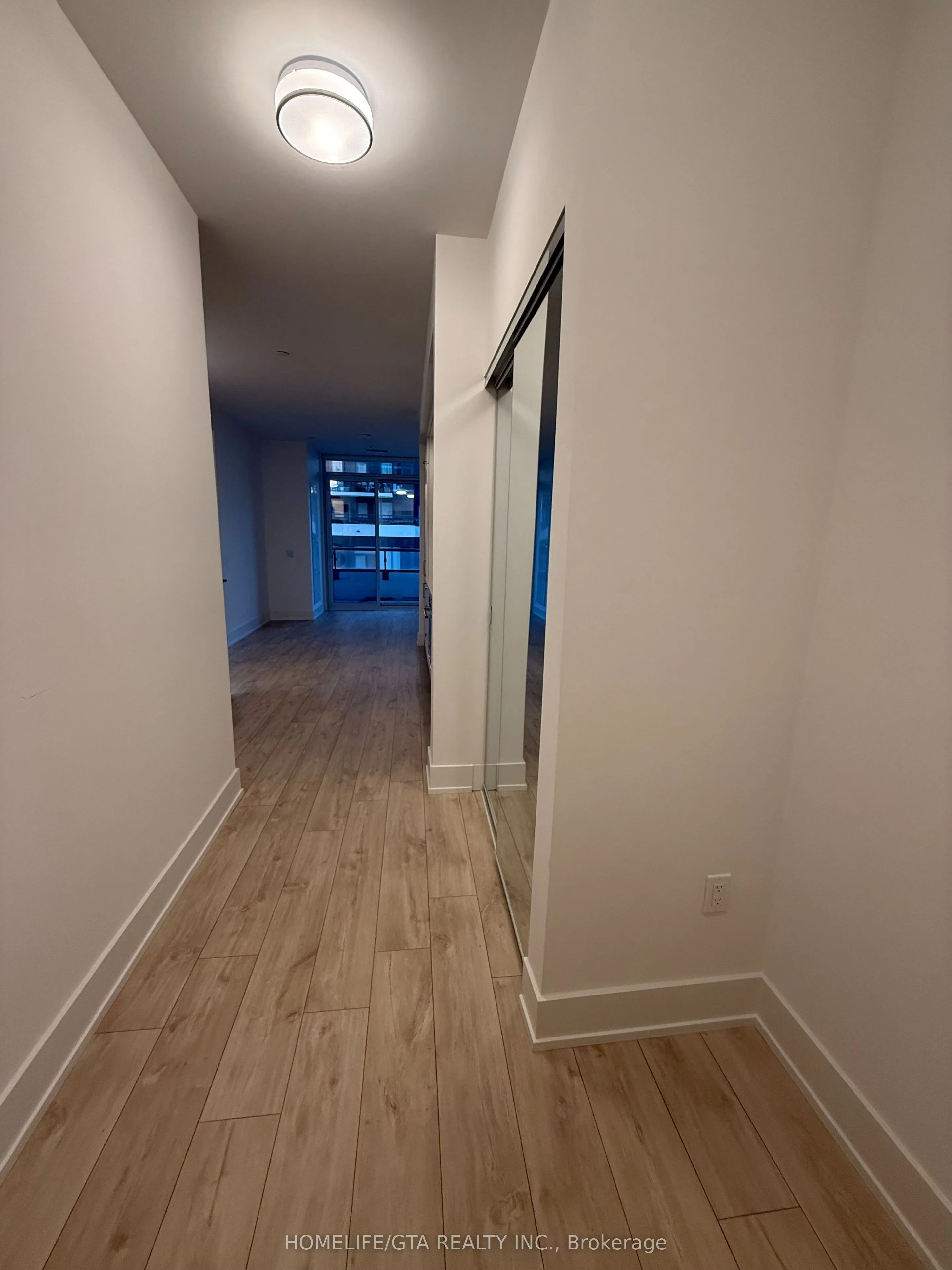 10 Inn On The Park Drive #605