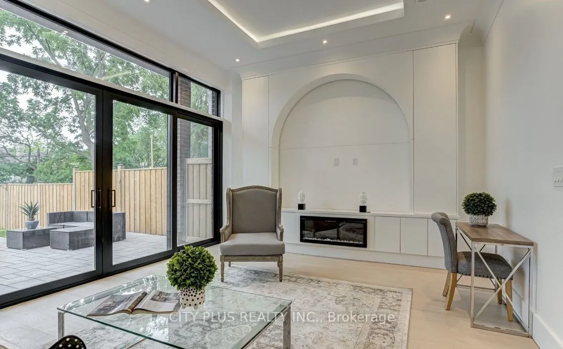 119 Glengrove Avenue W