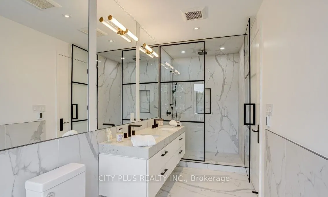 119 Glengrove Avenue W