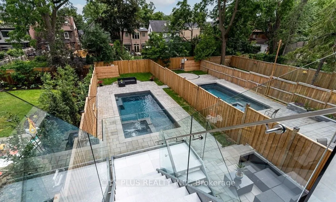 119 Glengrove Avenue W
