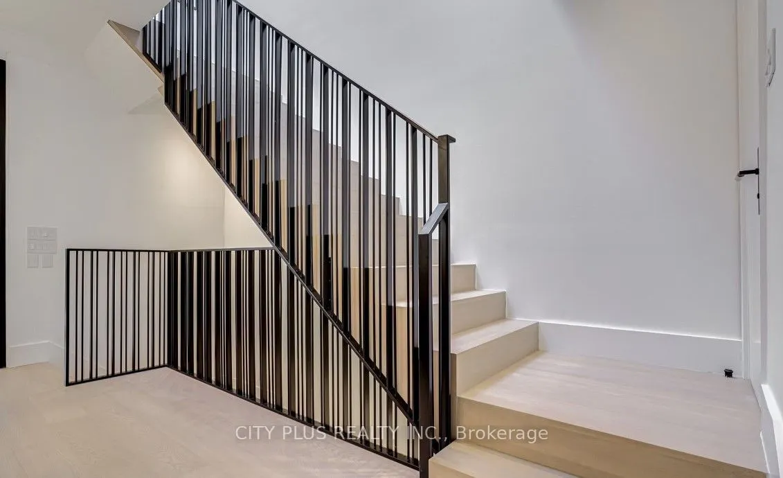 119 Glengrove Avenue W