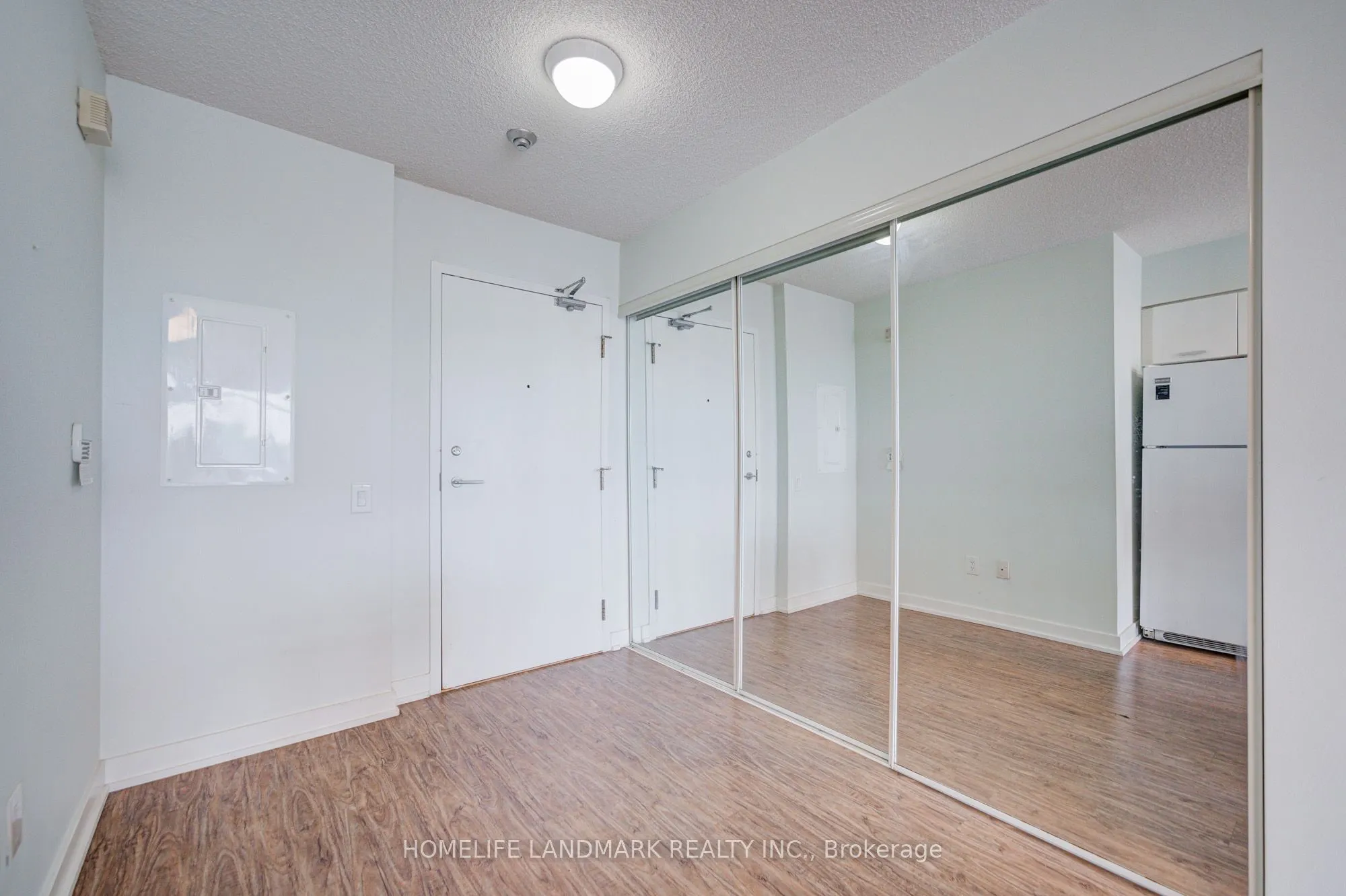 15 Singer Court #305