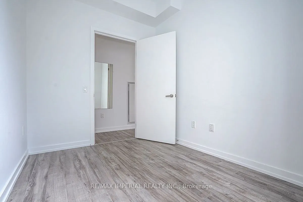 77 Shuter Street #710