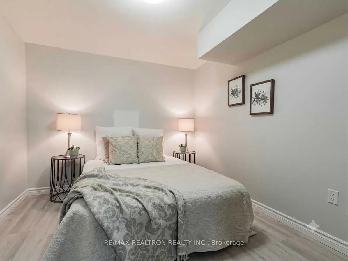 1047 Davenport Road