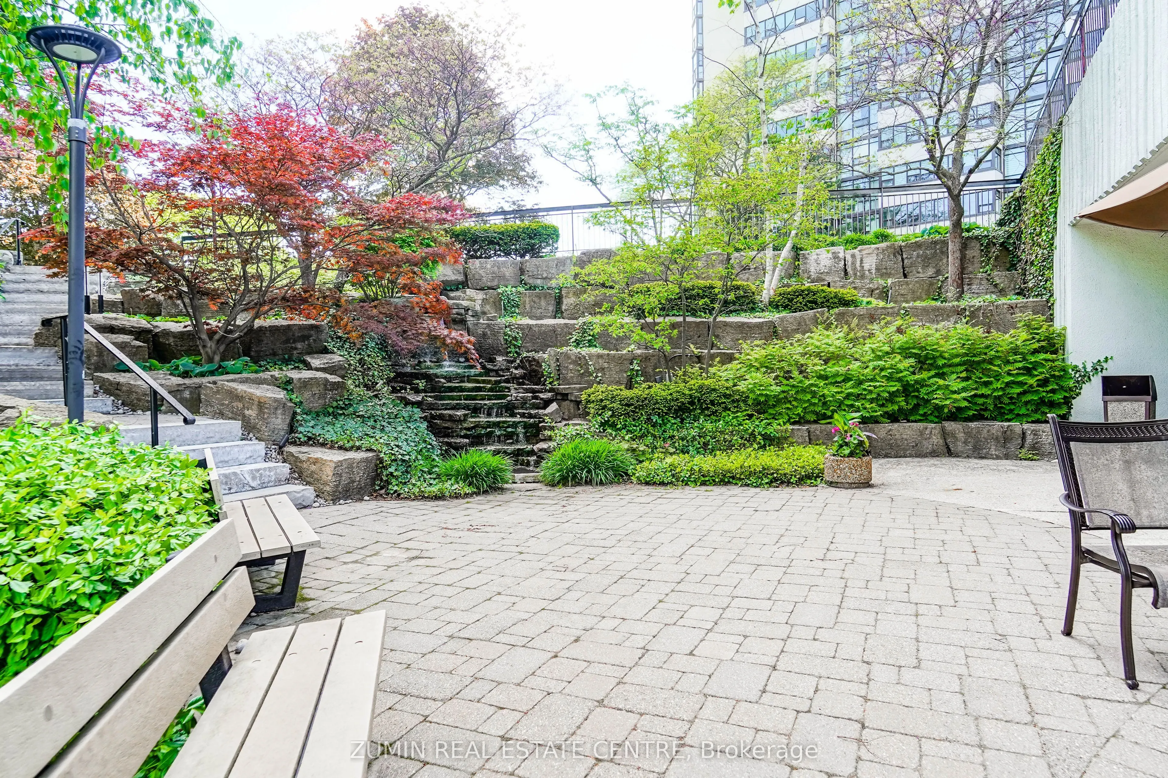 1555 Finch Avenue E #602