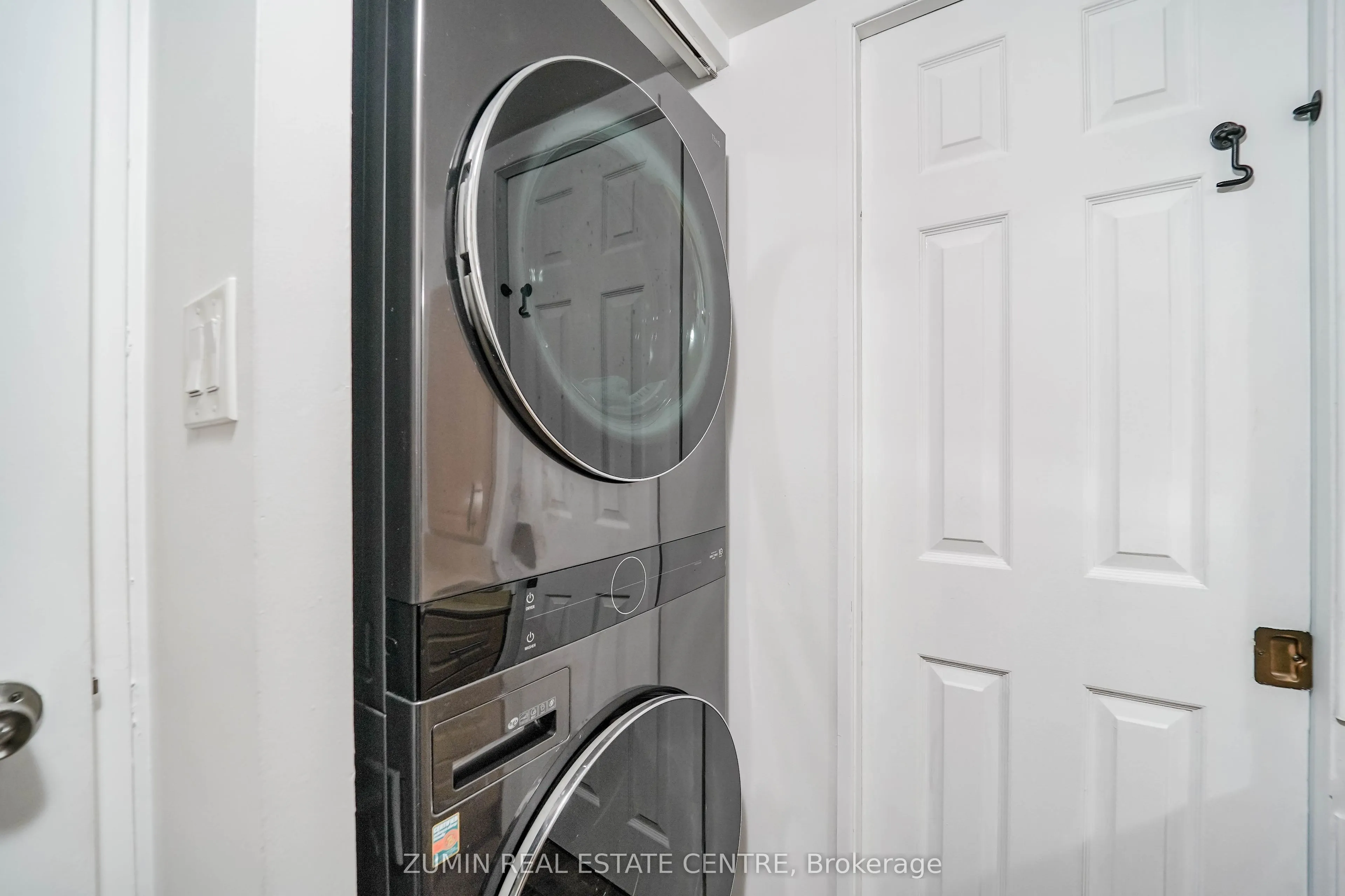 1555 Finch Avenue E #602
