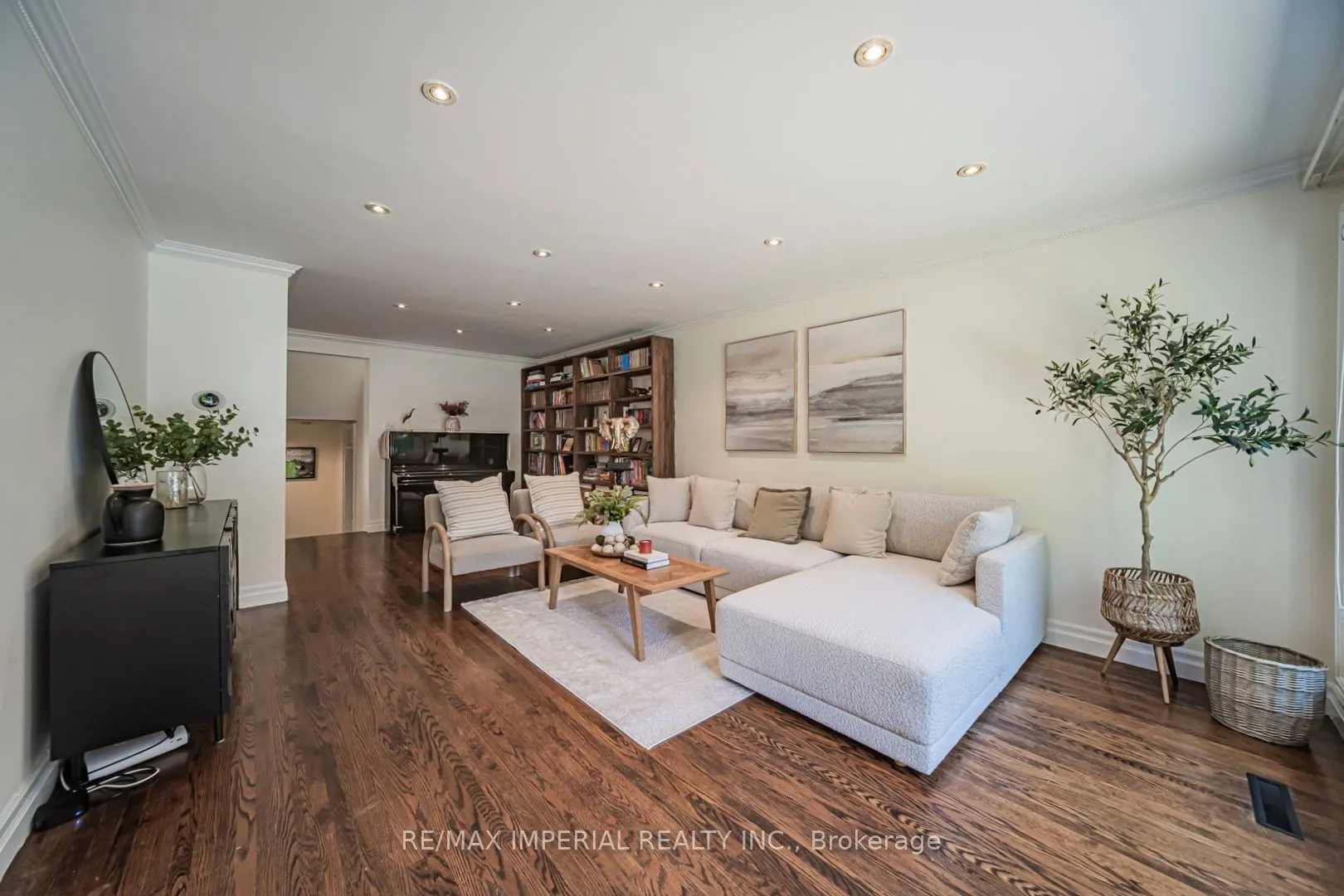 4 Quincy Crescent