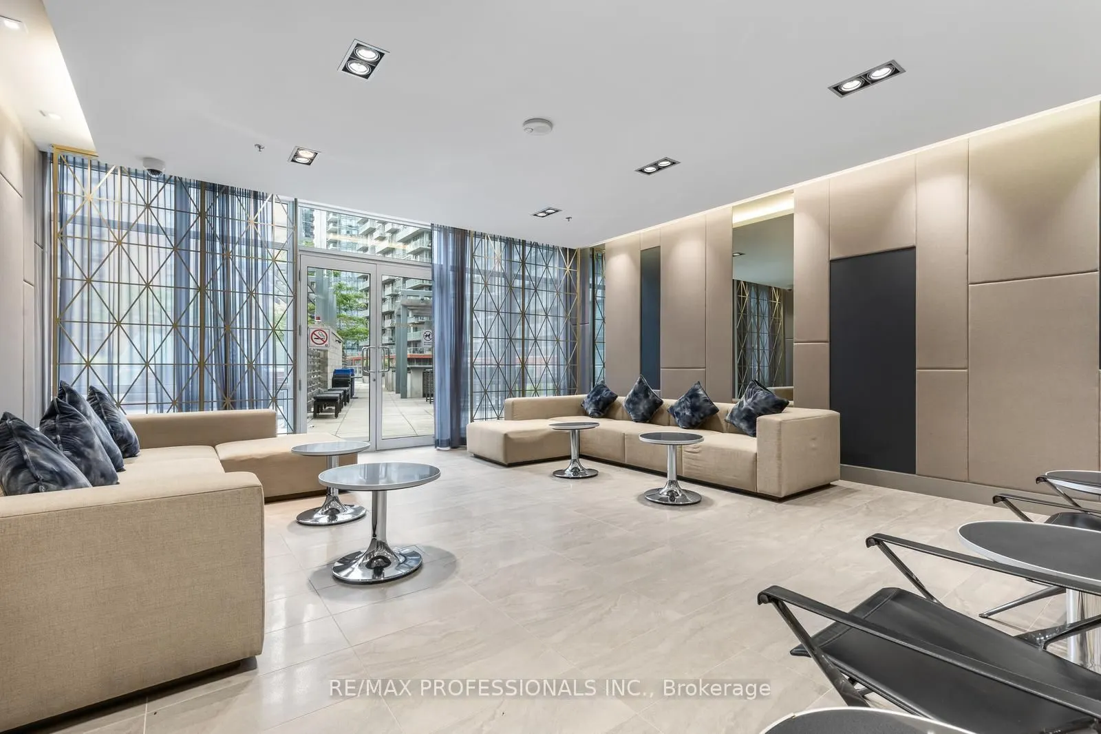 30 Nelson Street #325