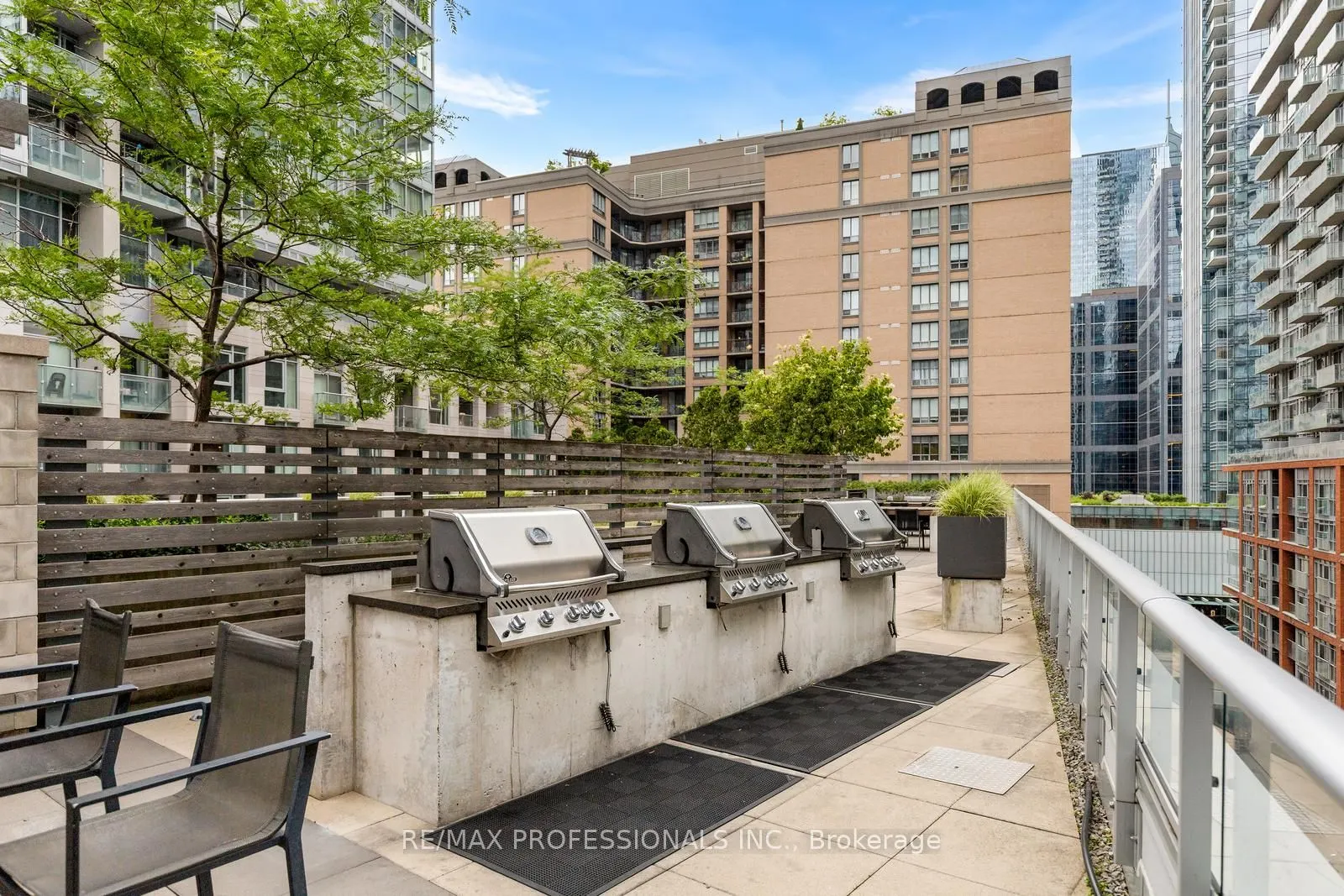 30 Nelson Street #325