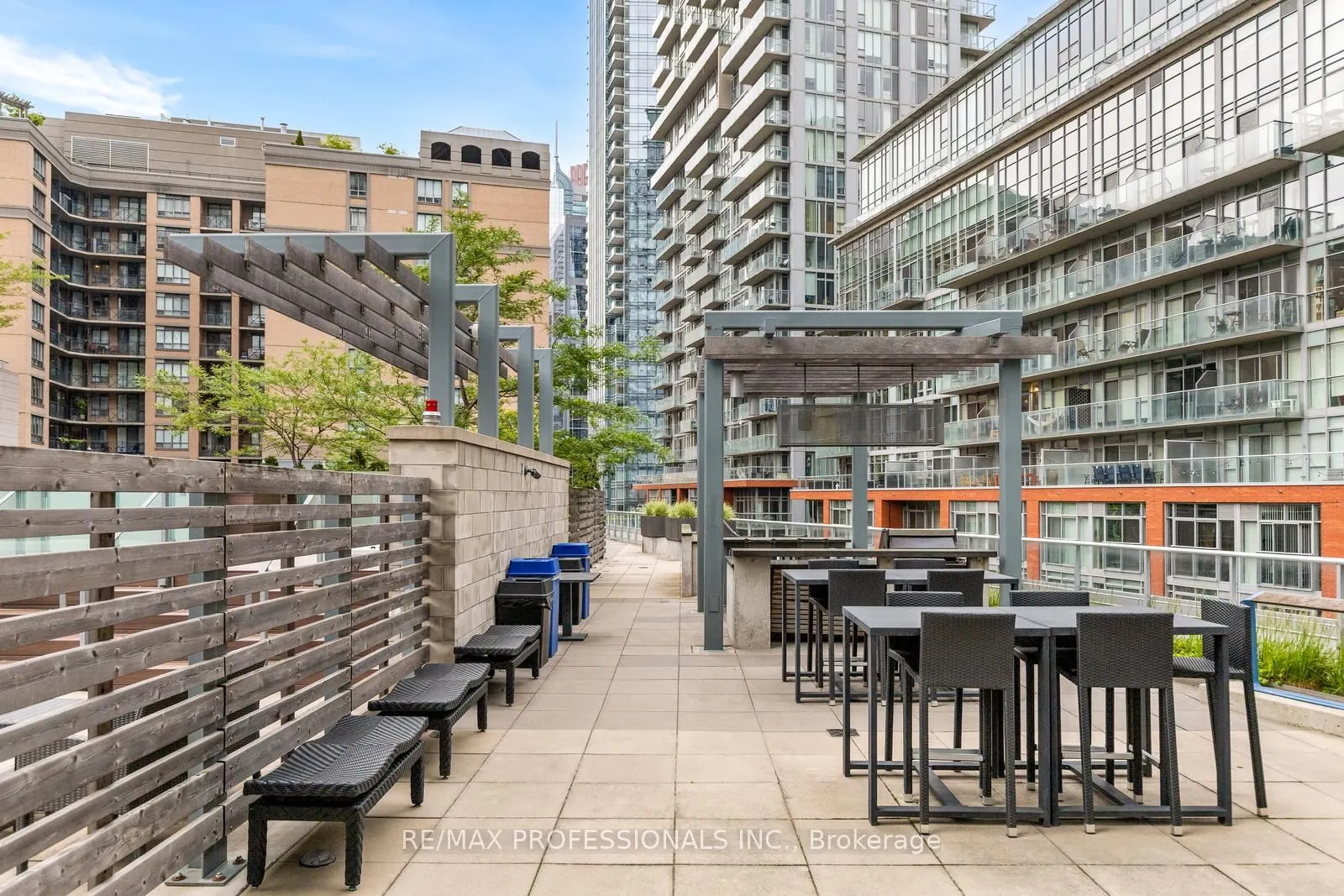 30 Nelson Street #325