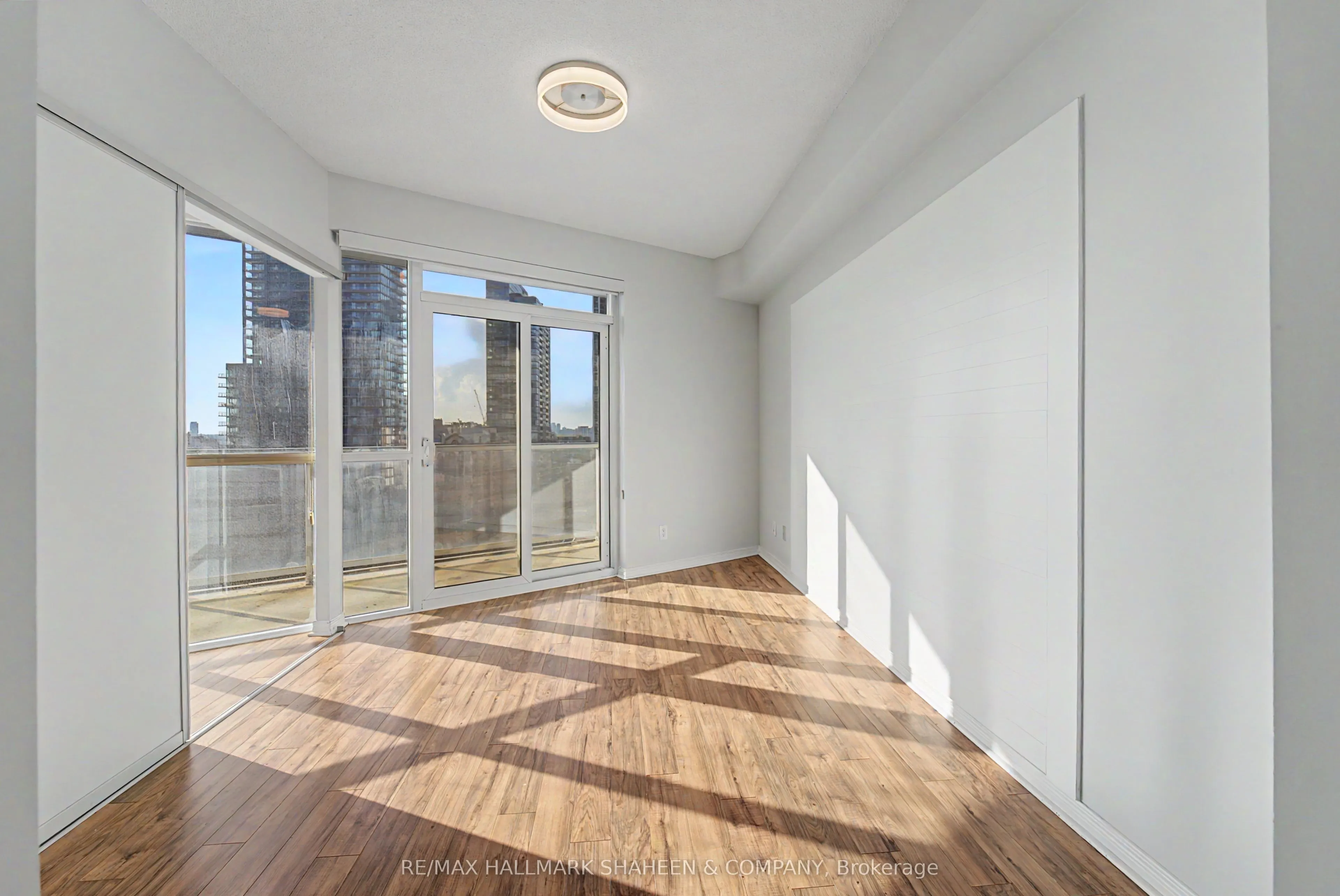 352 Front Street W #1815