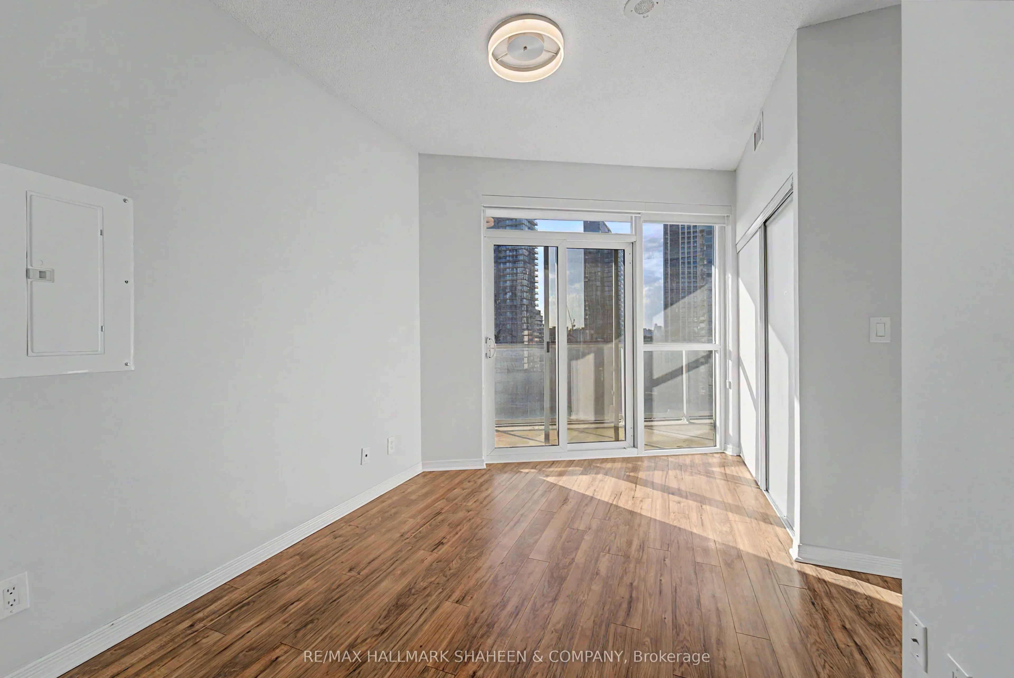 352 Front Street W #1815