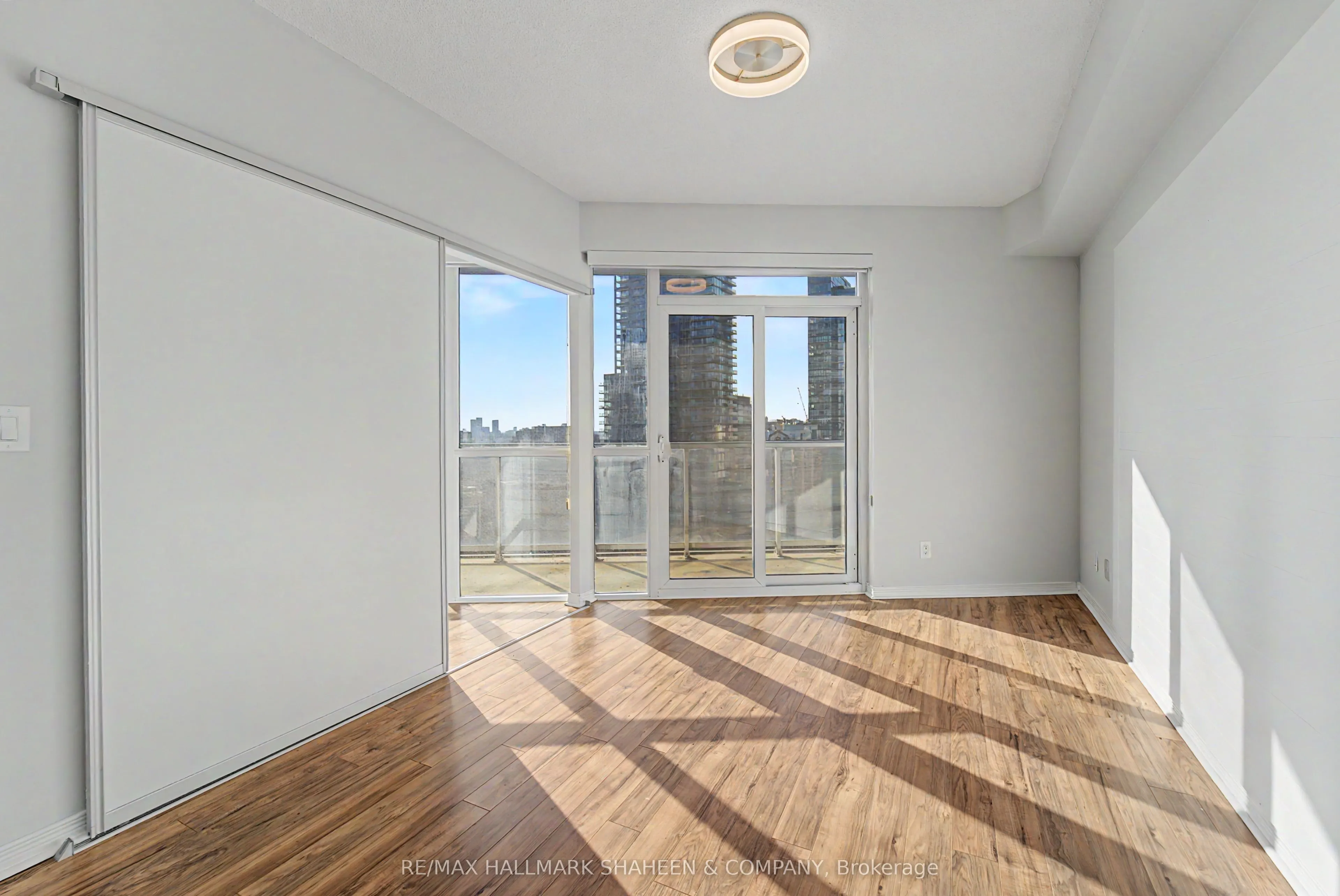 352 Front Street W #1815