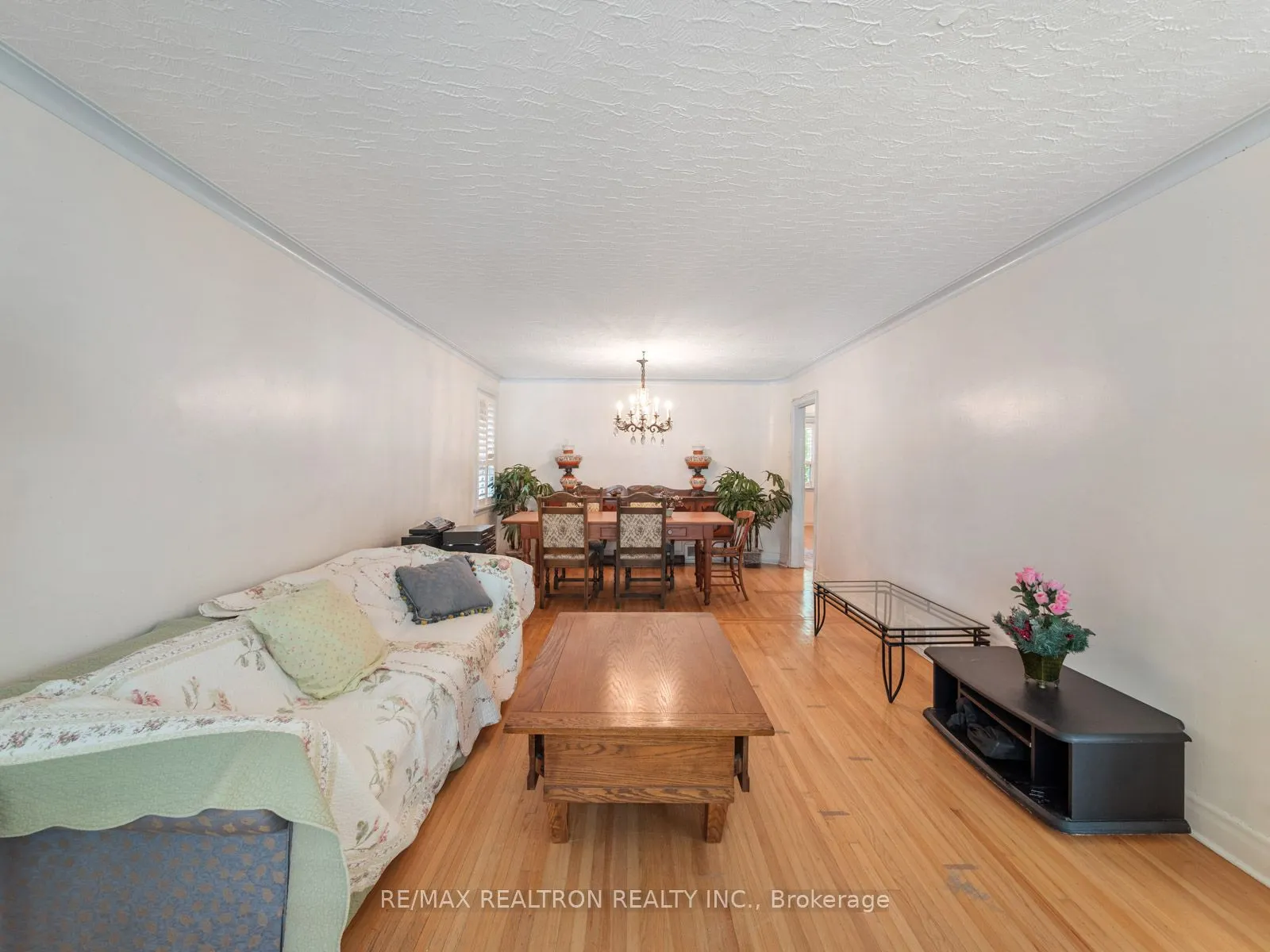 12 Graymar Avenue