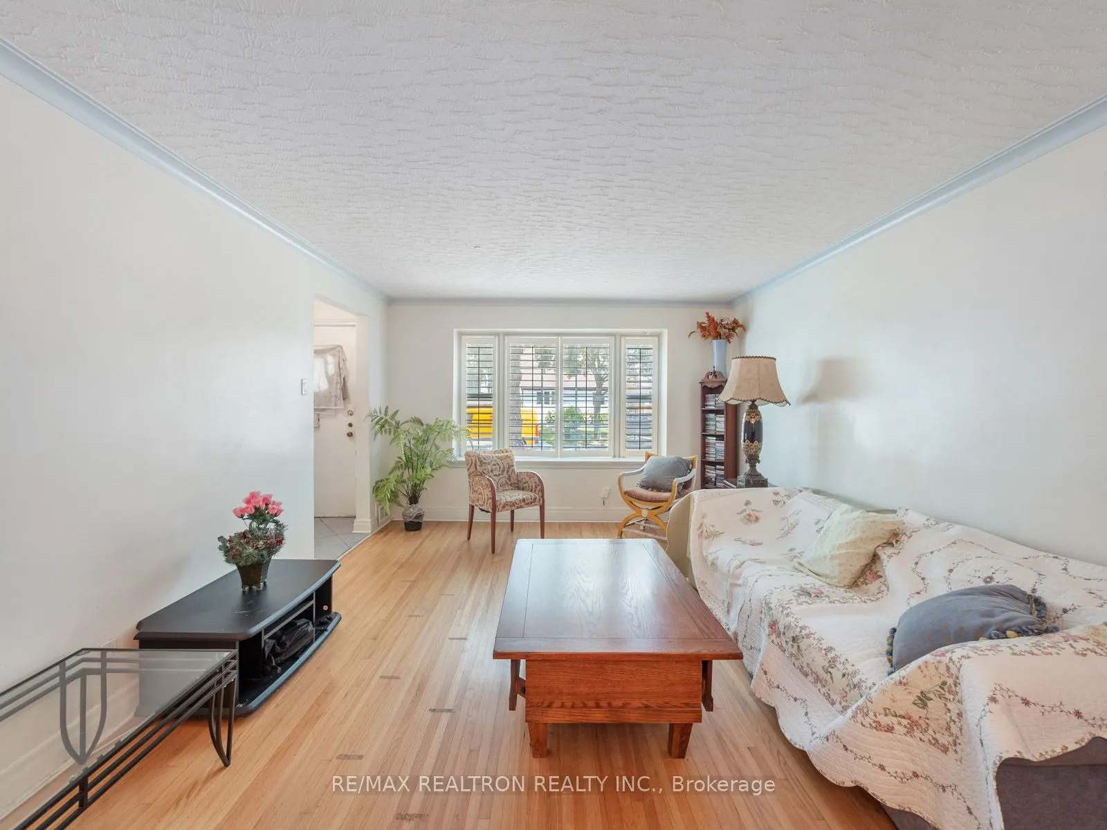 12 Graymar Avenue