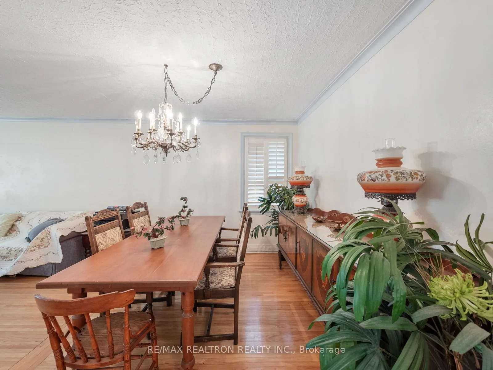 12 Graymar Avenue