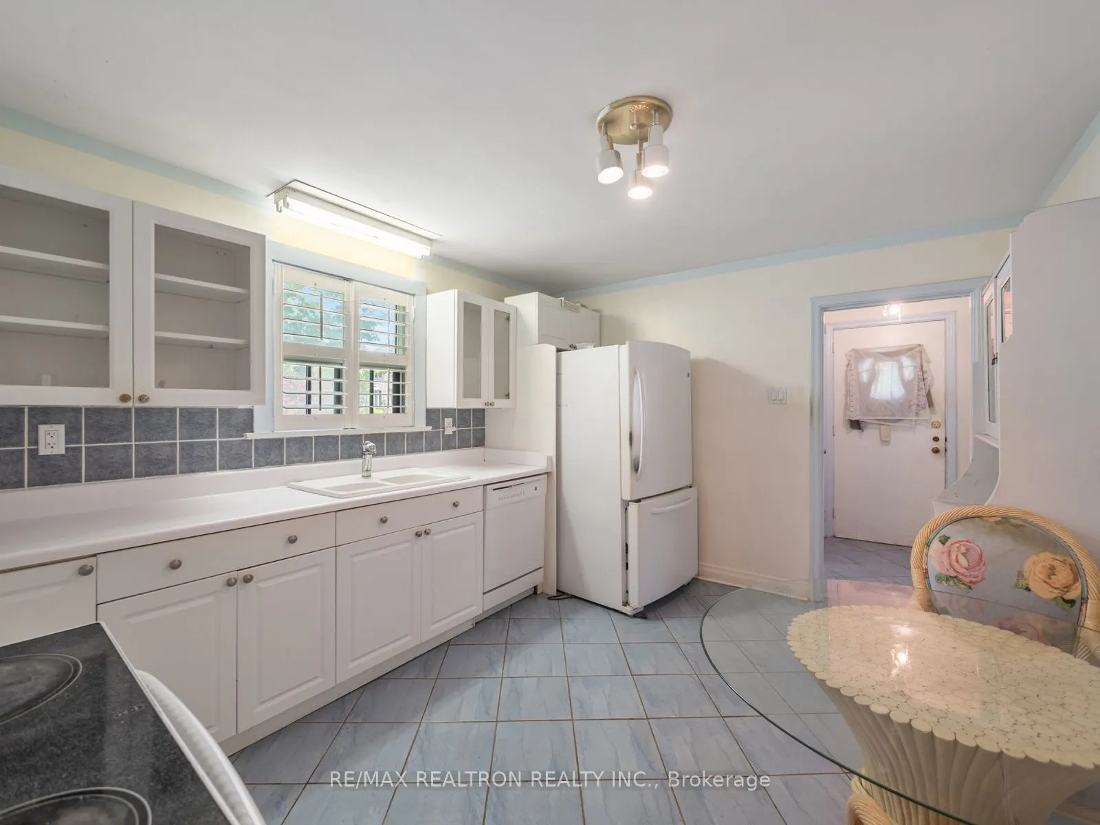 12 Graymar Avenue