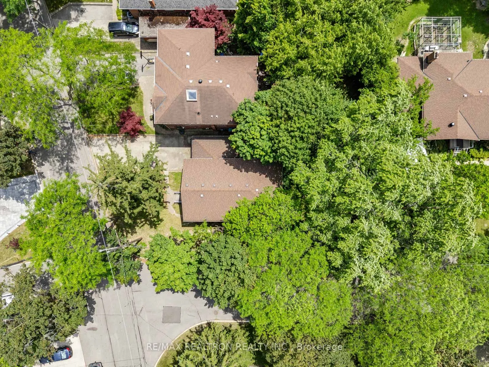 12 Graymar Avenue