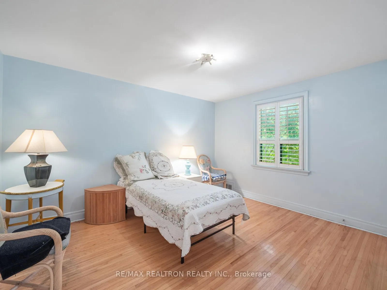 12 Graymar Avenue