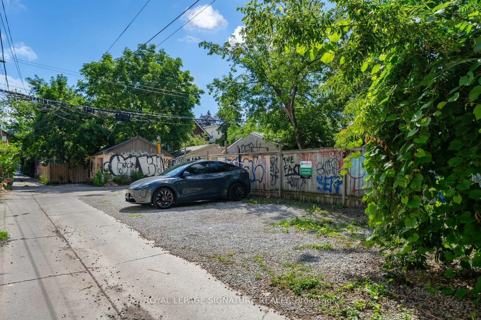 725 Dovercourt Road