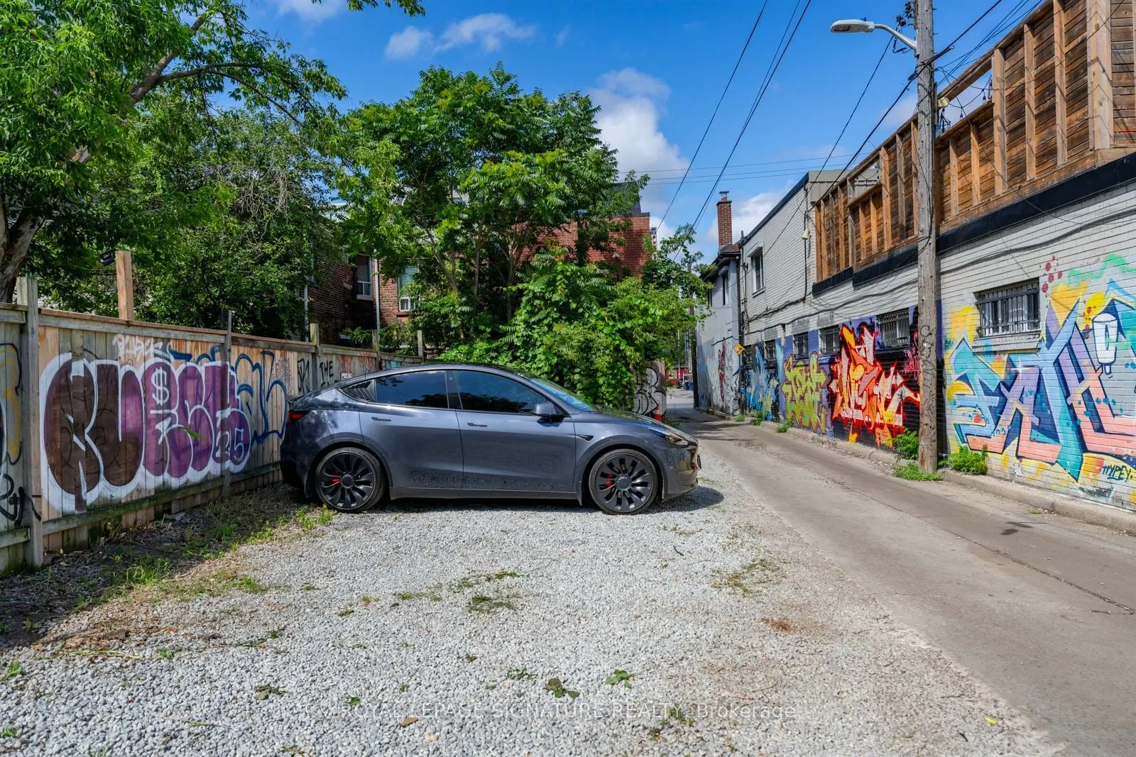725 Dovercourt Road