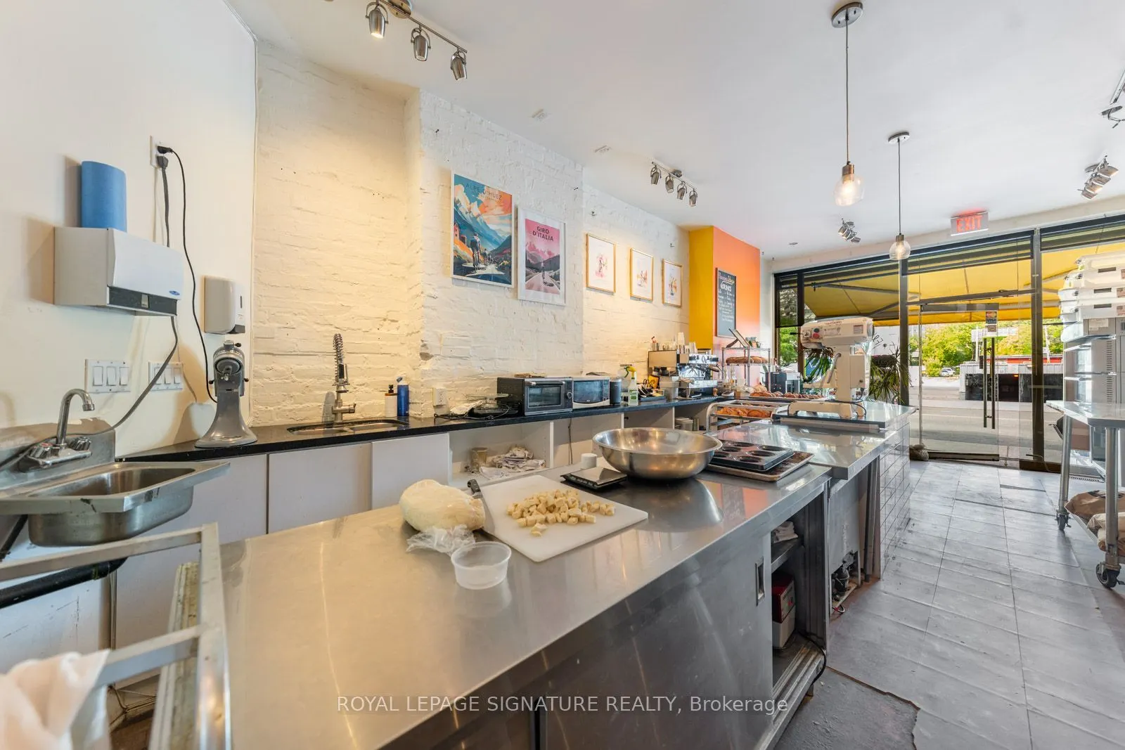 725 Dovercourt Road