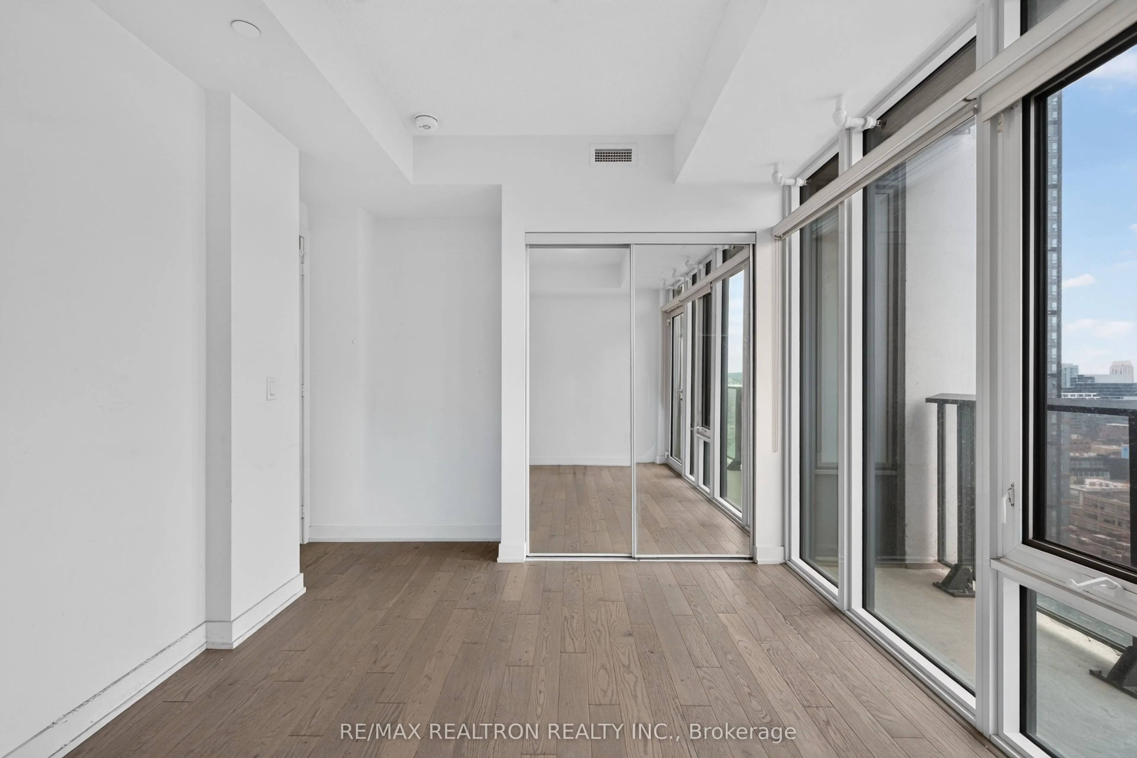 330 Richmond Street W #2203