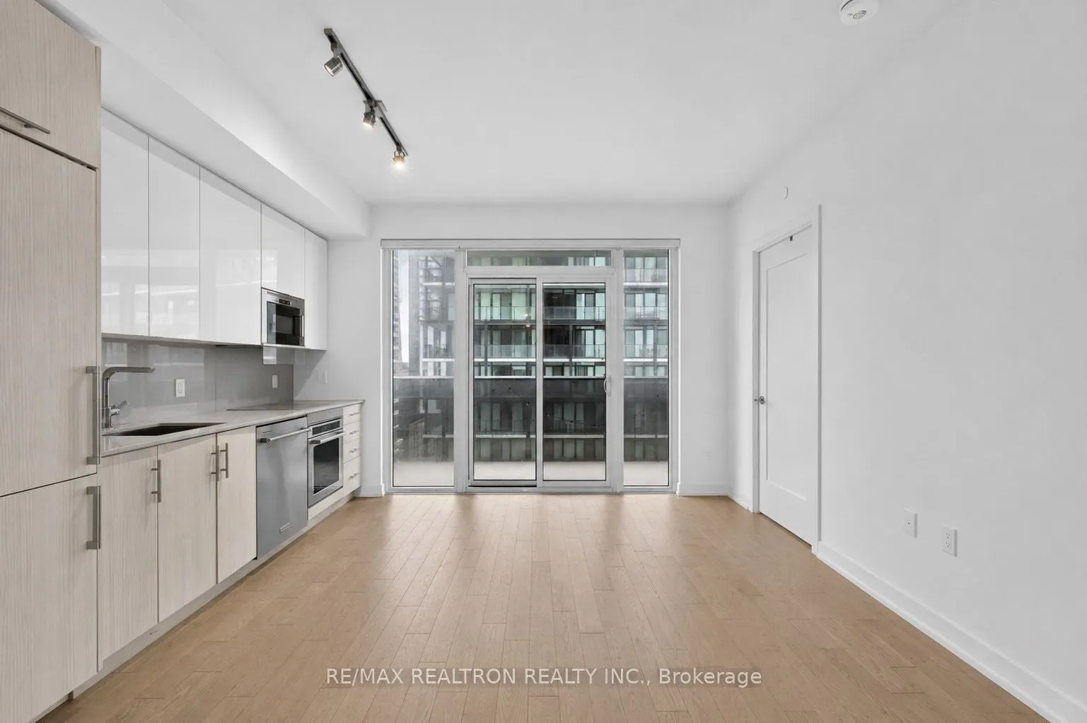 330 Richmond Street W #2203