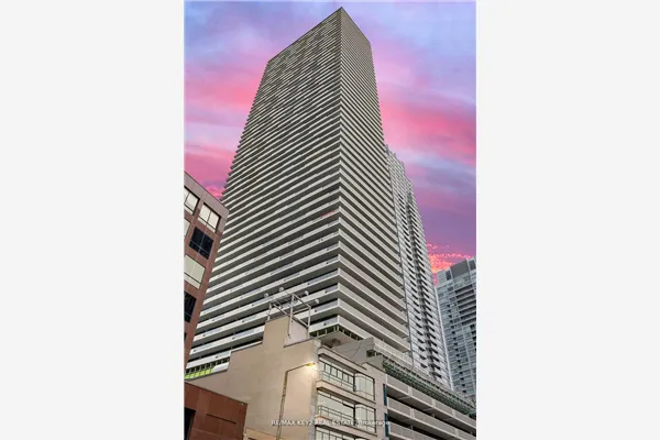 2221 Yonge Street