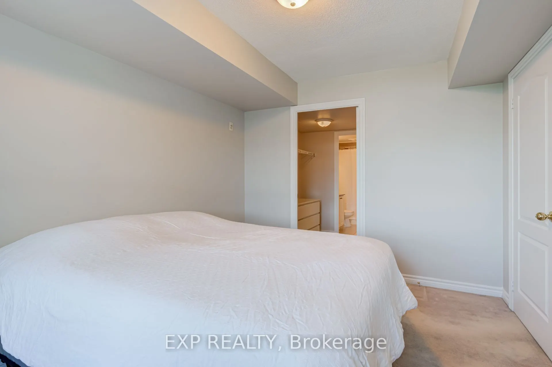 3840 Bathurst Street #506