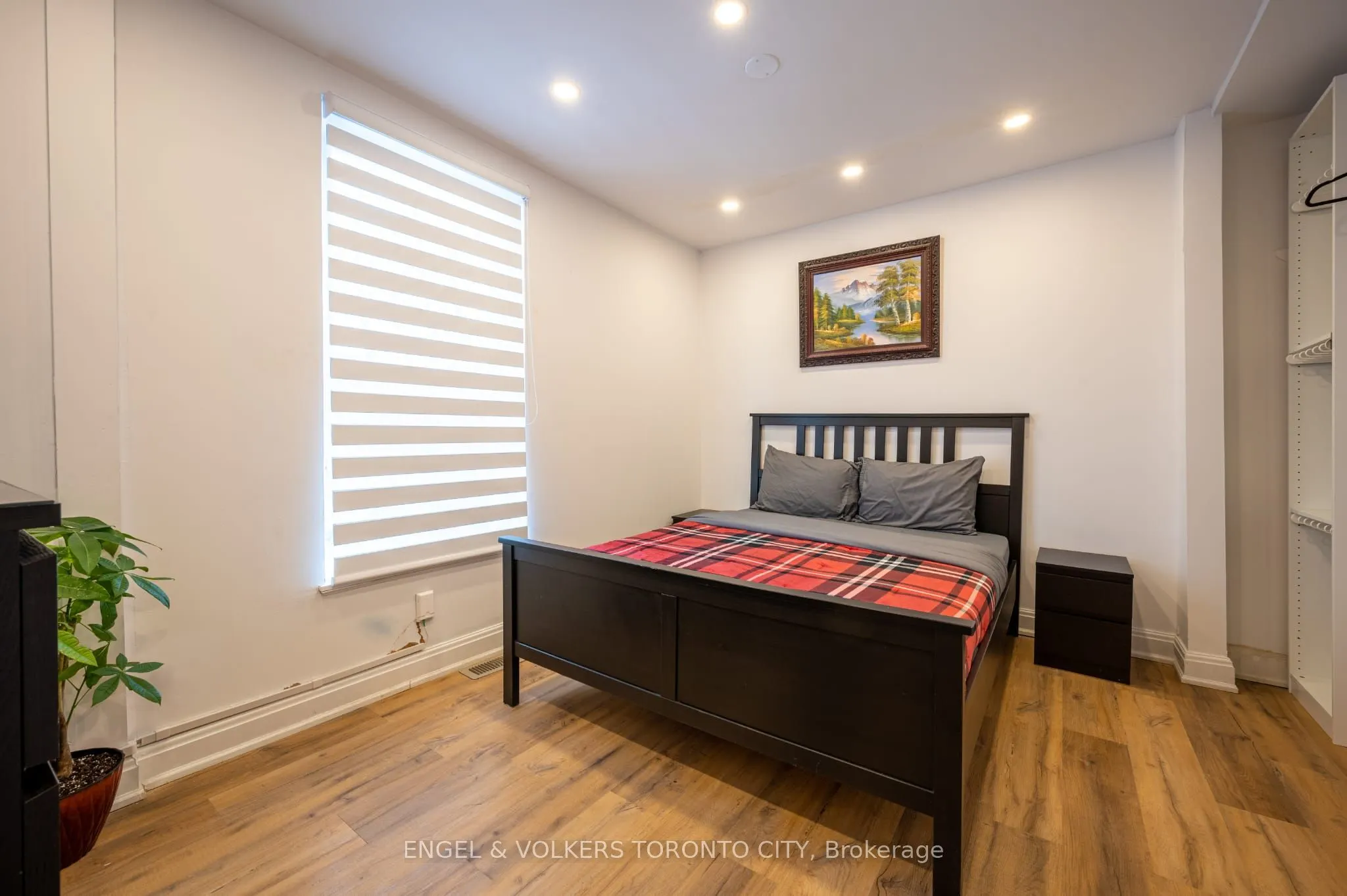 298 Seaton Street