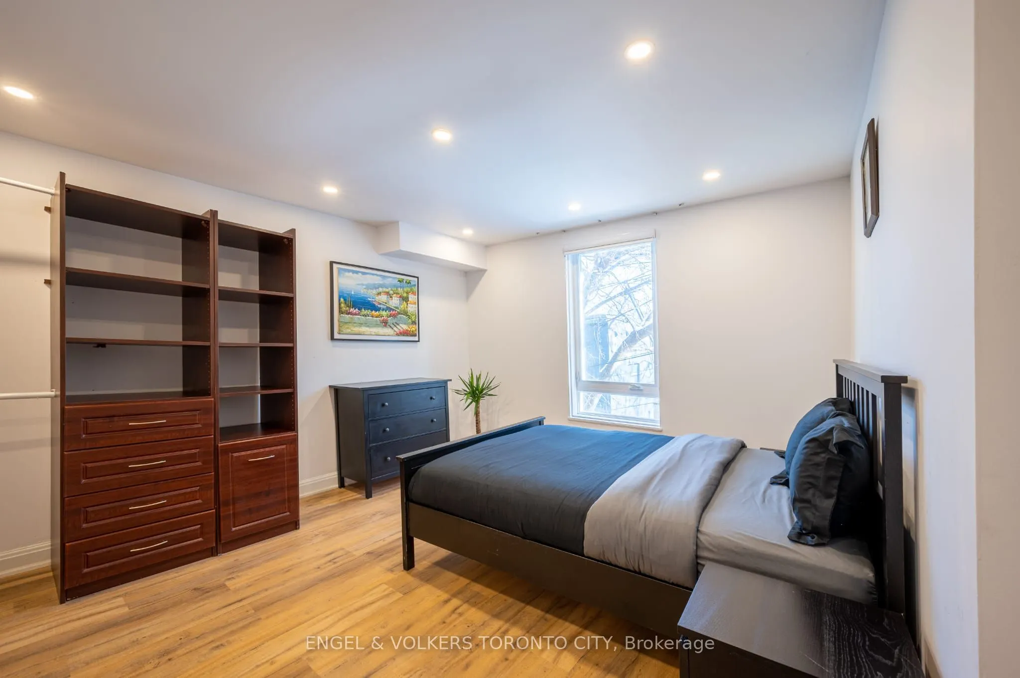 298 Seaton Street