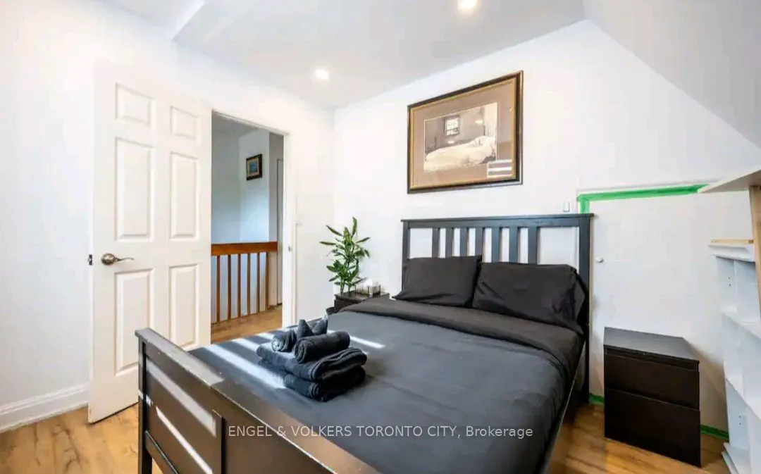 298 Seaton Street