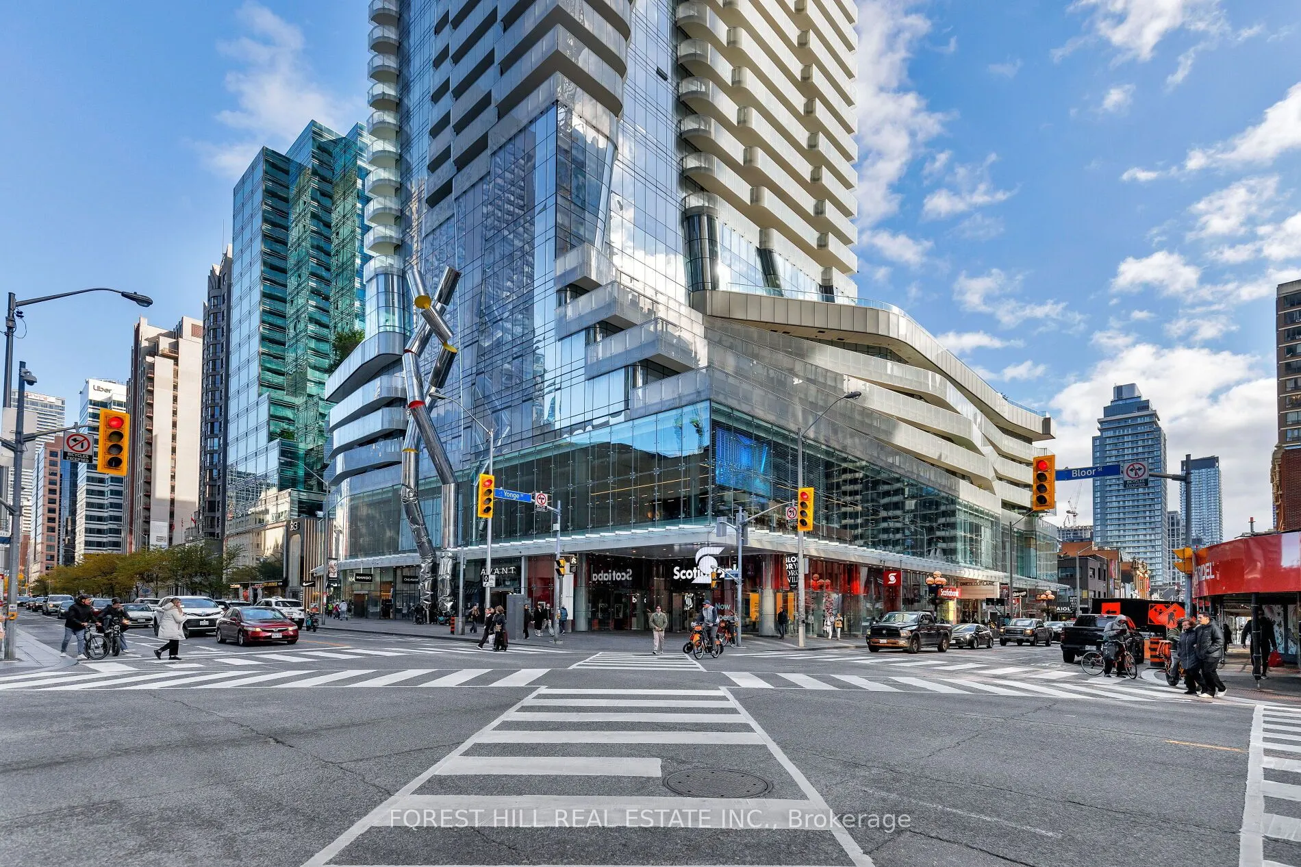 1 Bloor Street E #6805