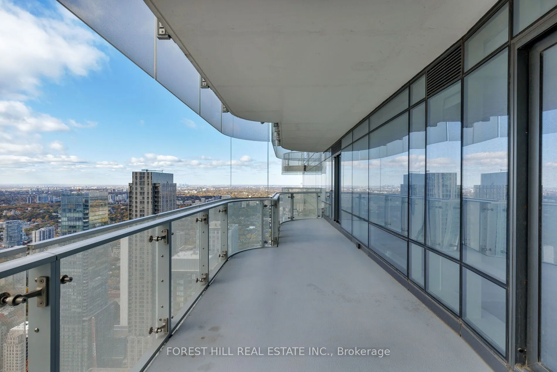 1 Bloor Street E #6805