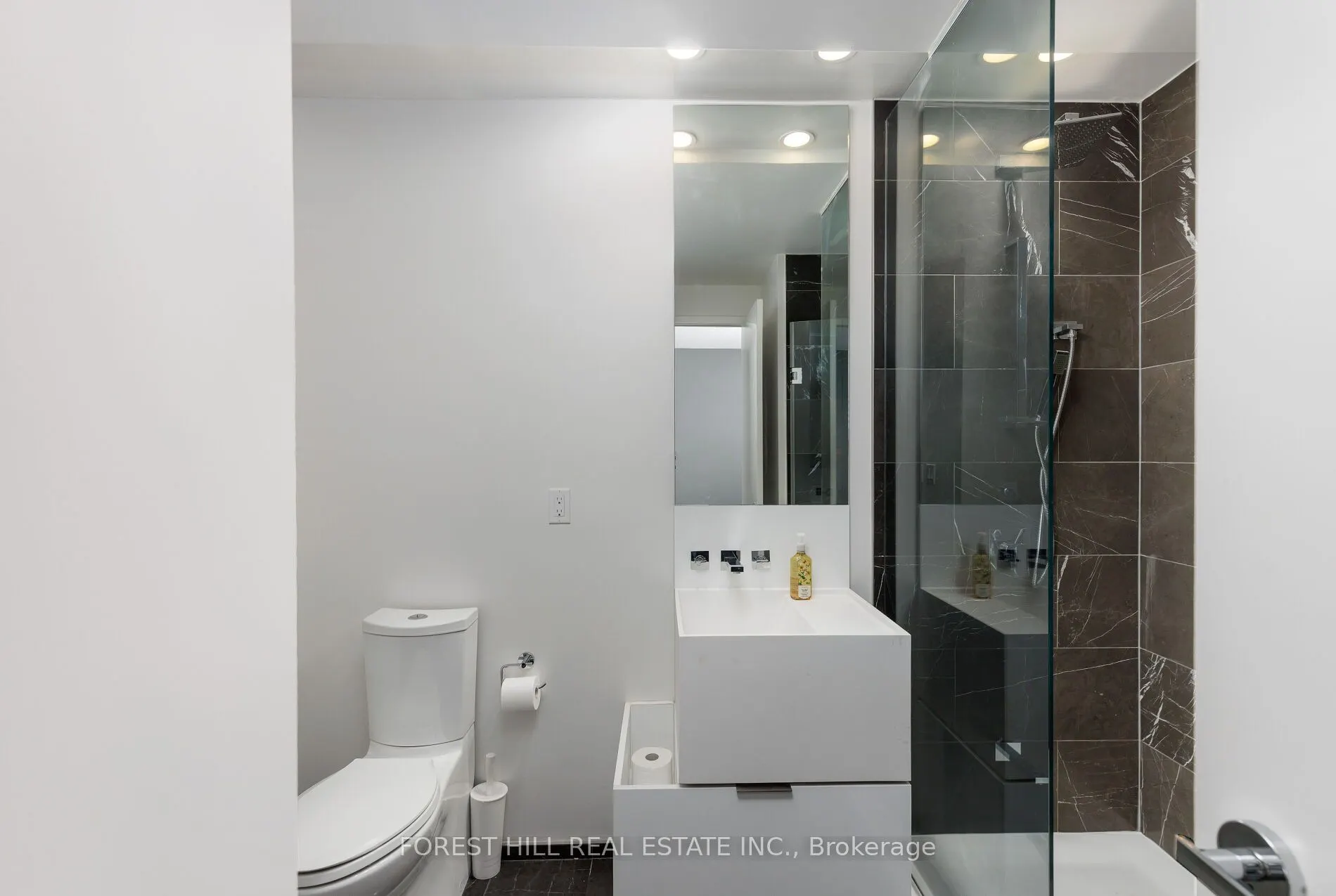 1 Bloor Street E #6805