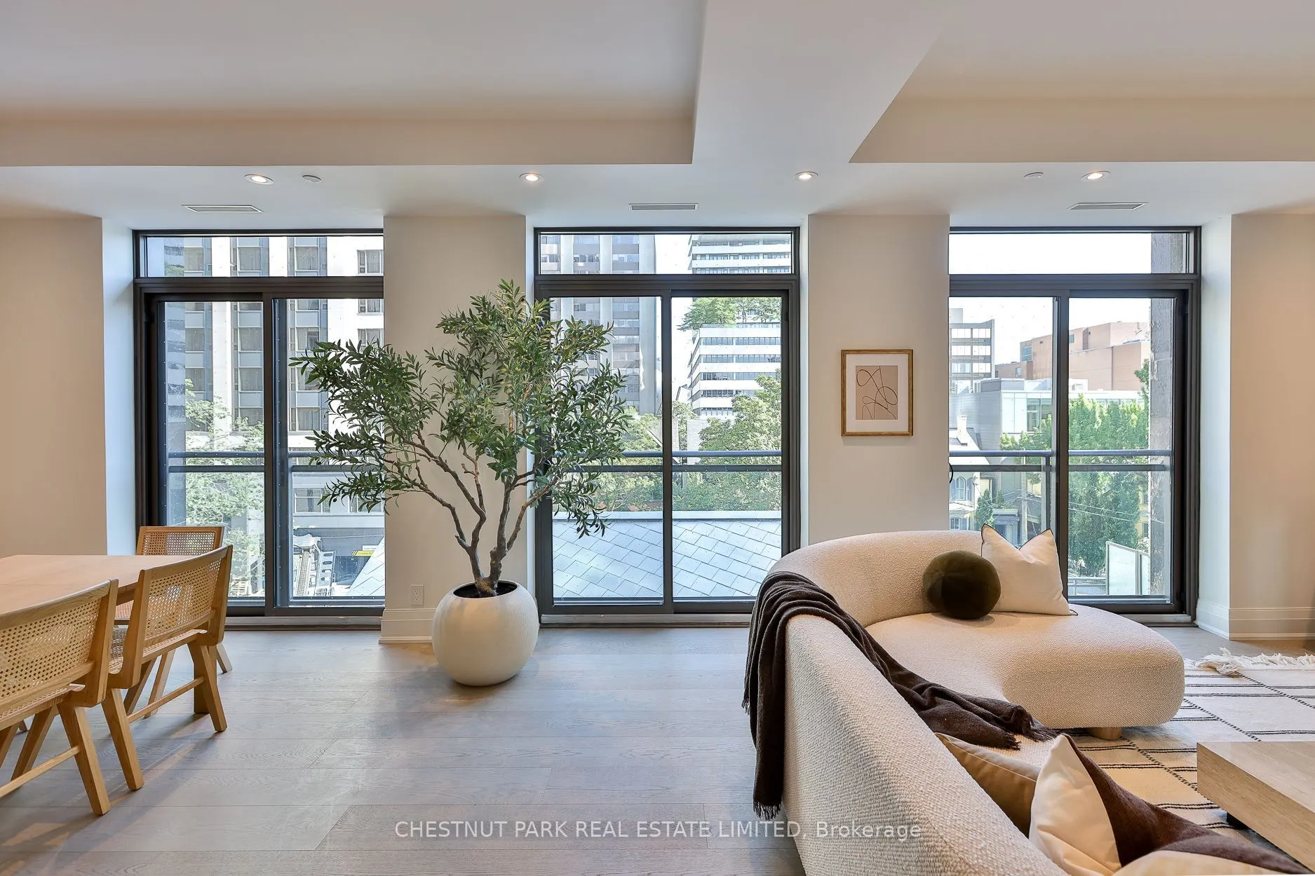 10 Prince Arthur Avenue #404