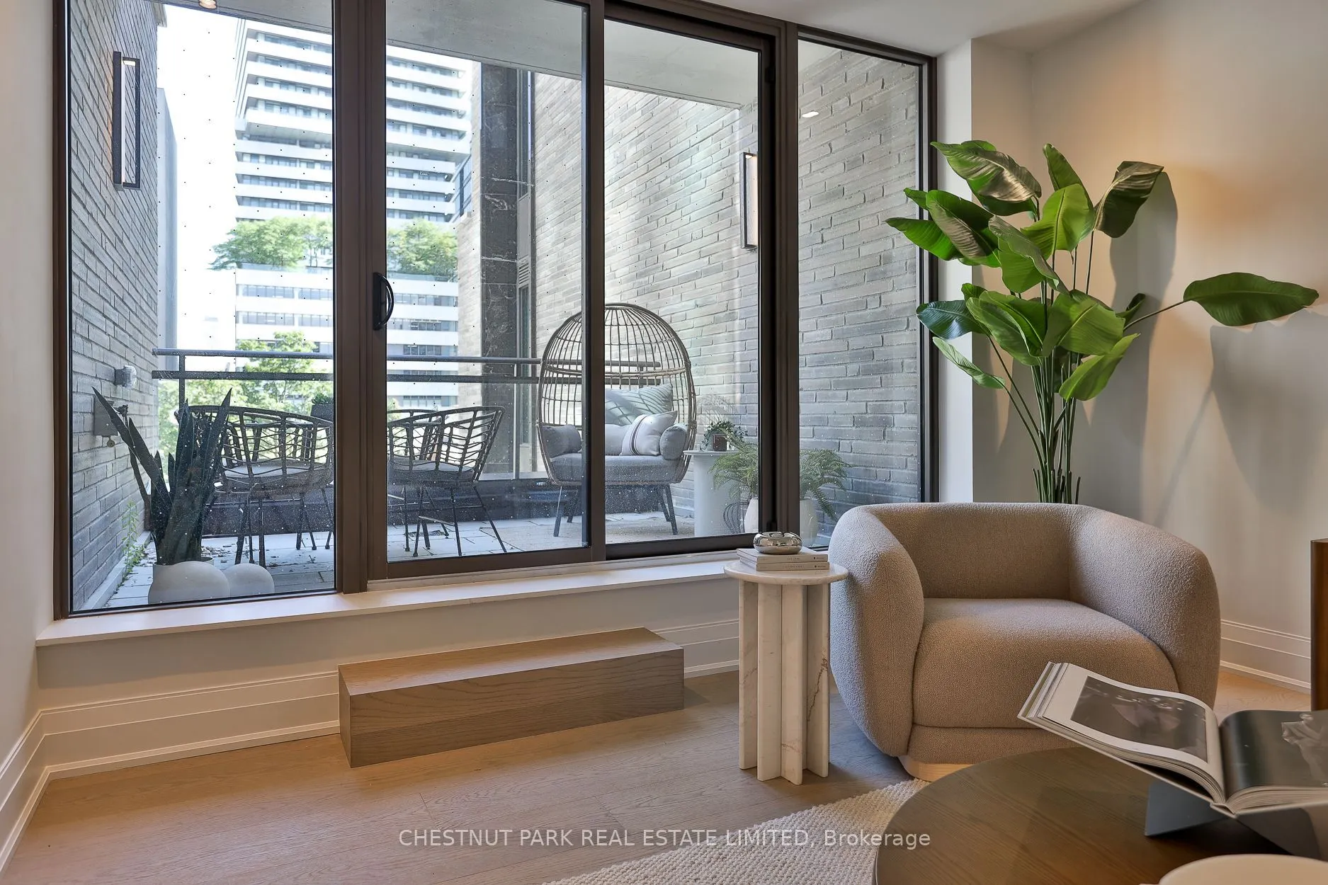 10 Prince Arthur Avenue #404