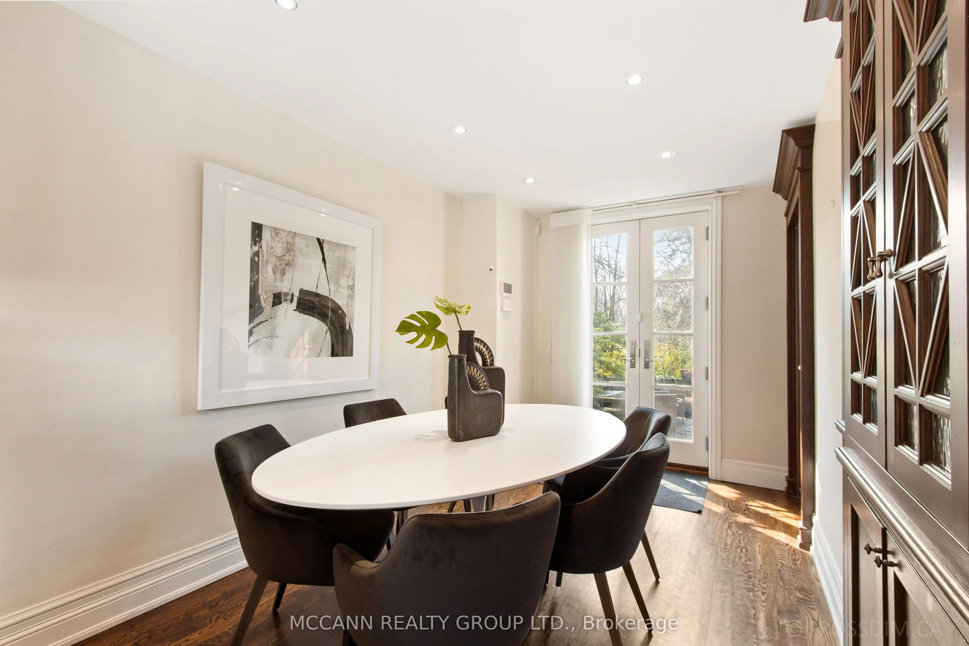 27 Strathgowan Crescent