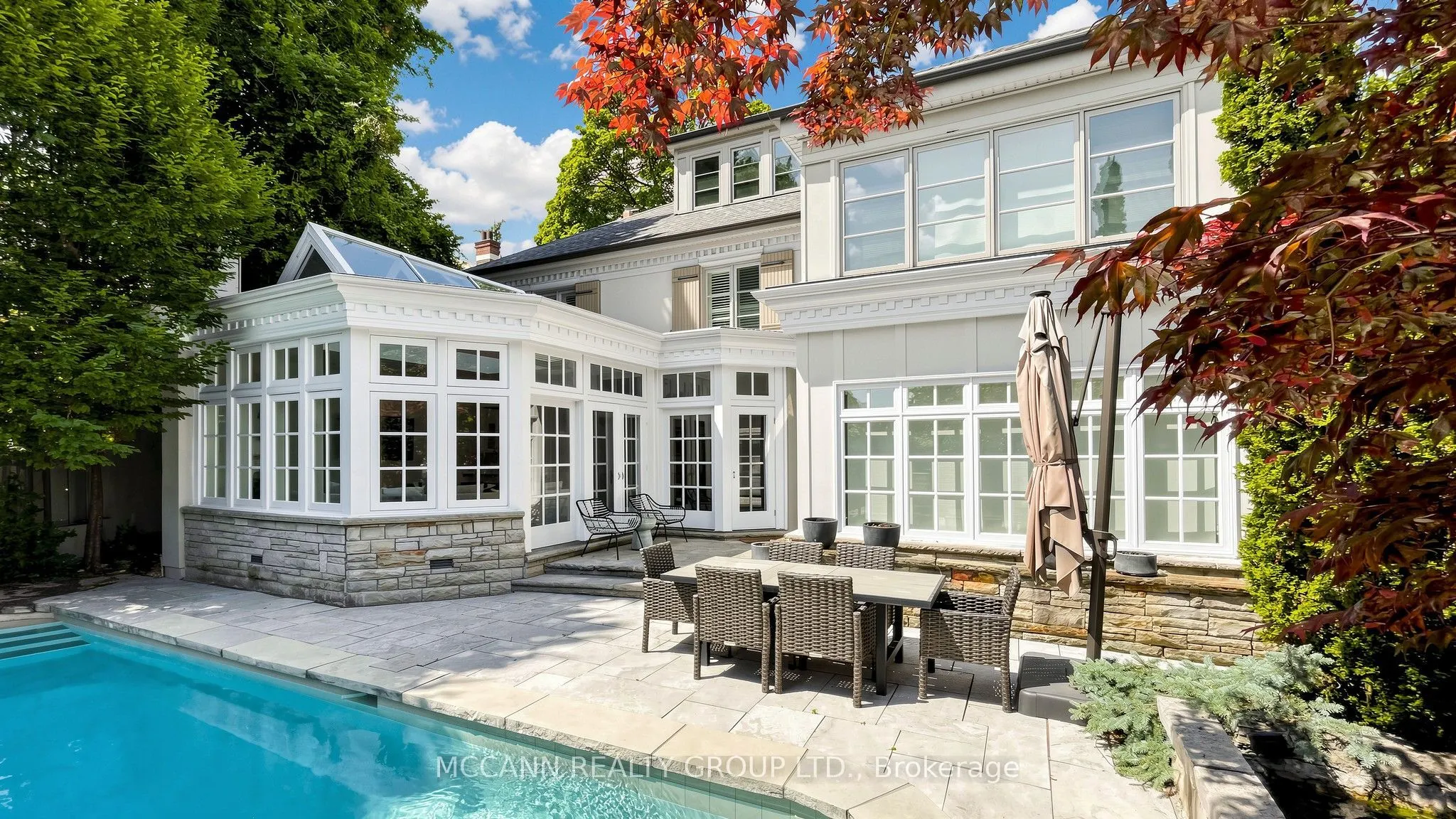 27 Strathgowan Crescent