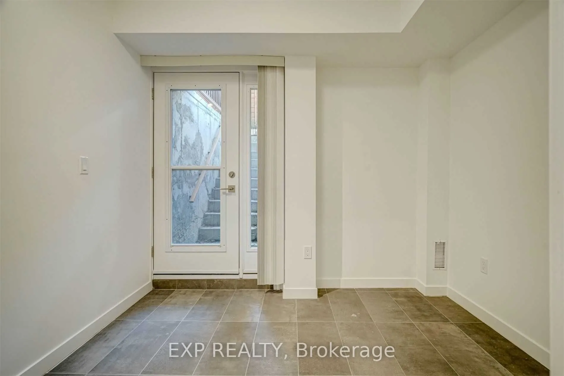 452 Montrose Avenue