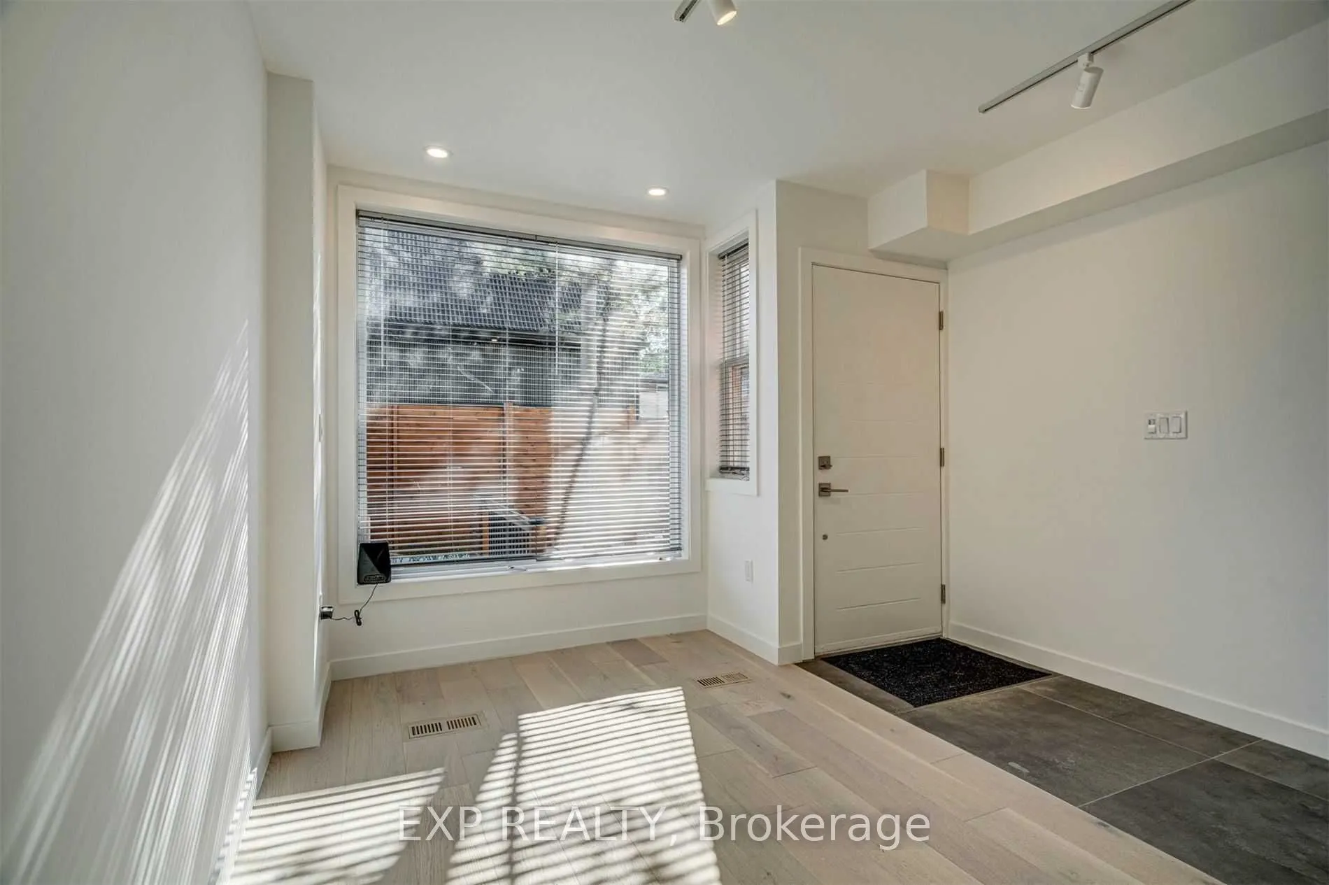 452 Montrose Avenue