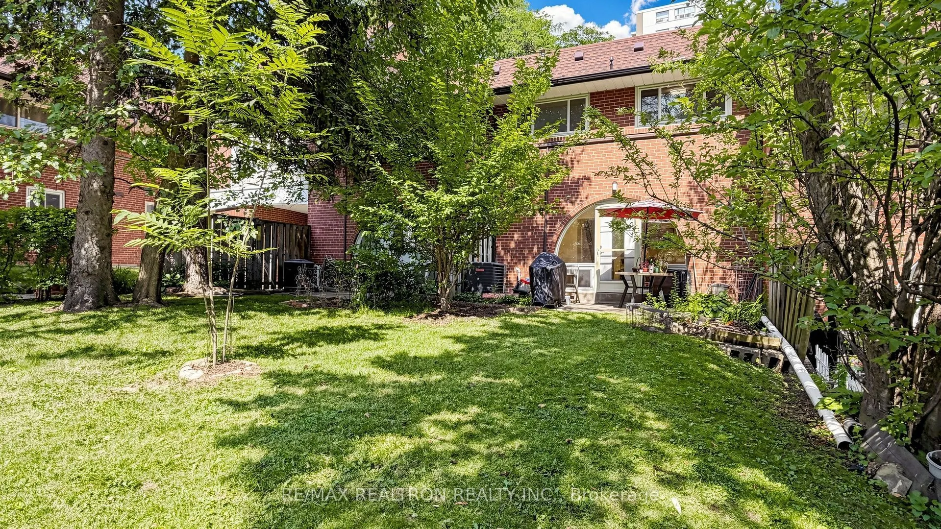 10 Esterbrooke Avenue #59