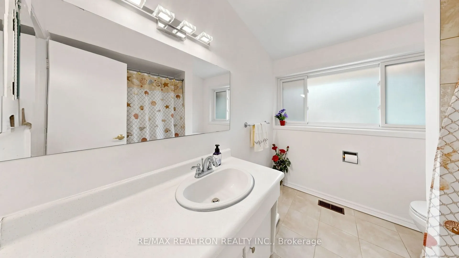 10 Esterbrooke Avenue #59